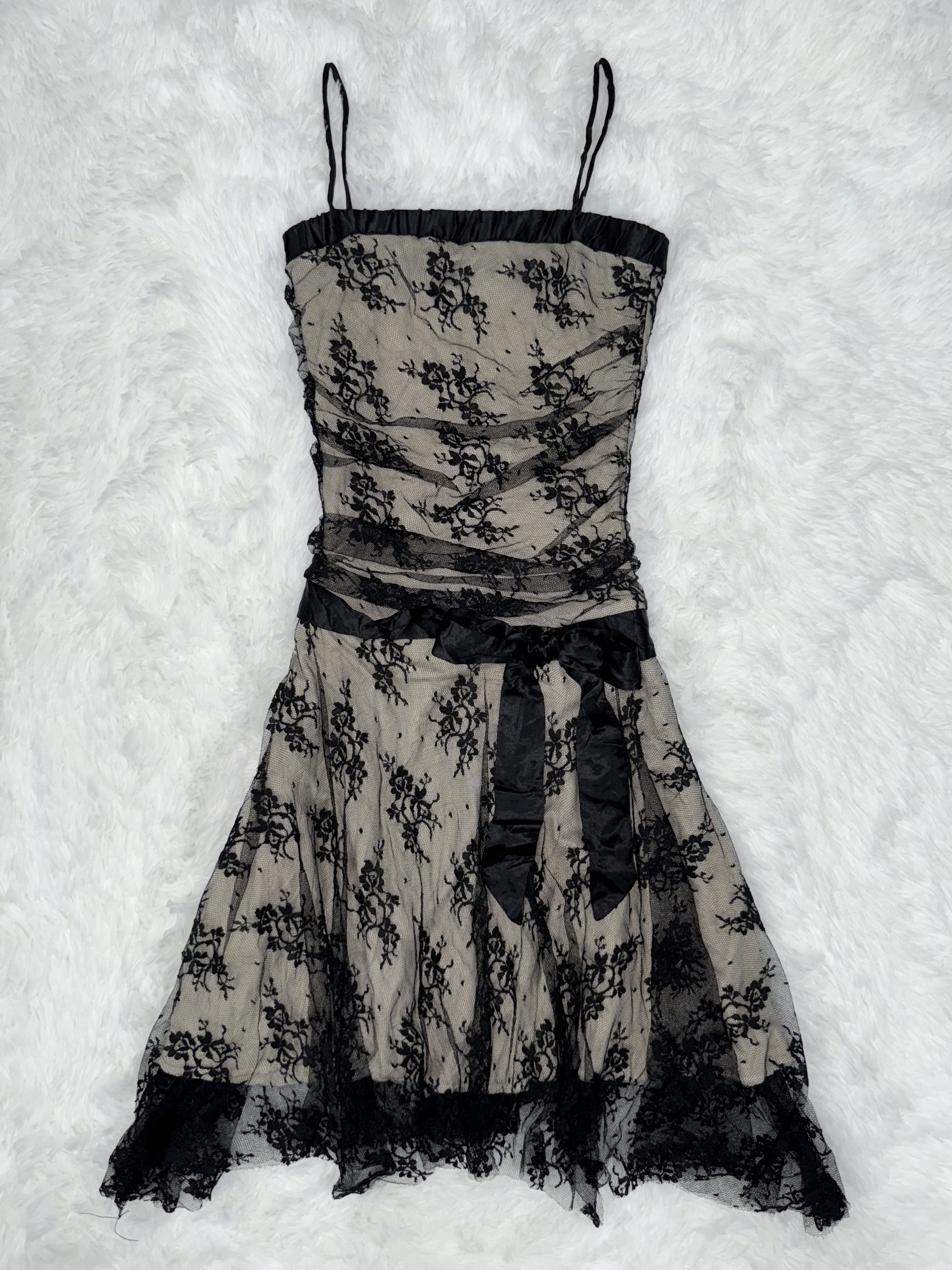 Black lace coating Sleeveless Dress