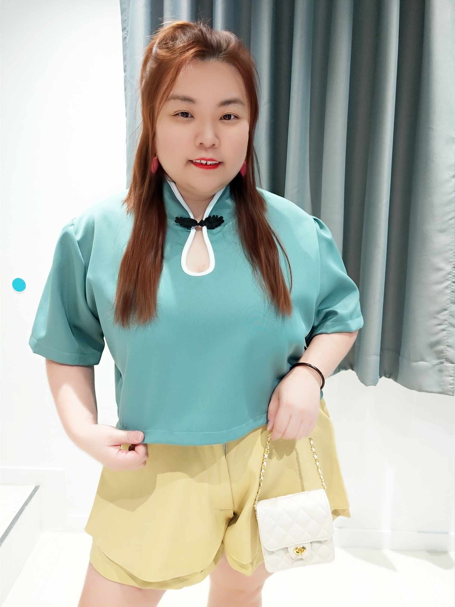 ENB01 盘扣简约设计上衣