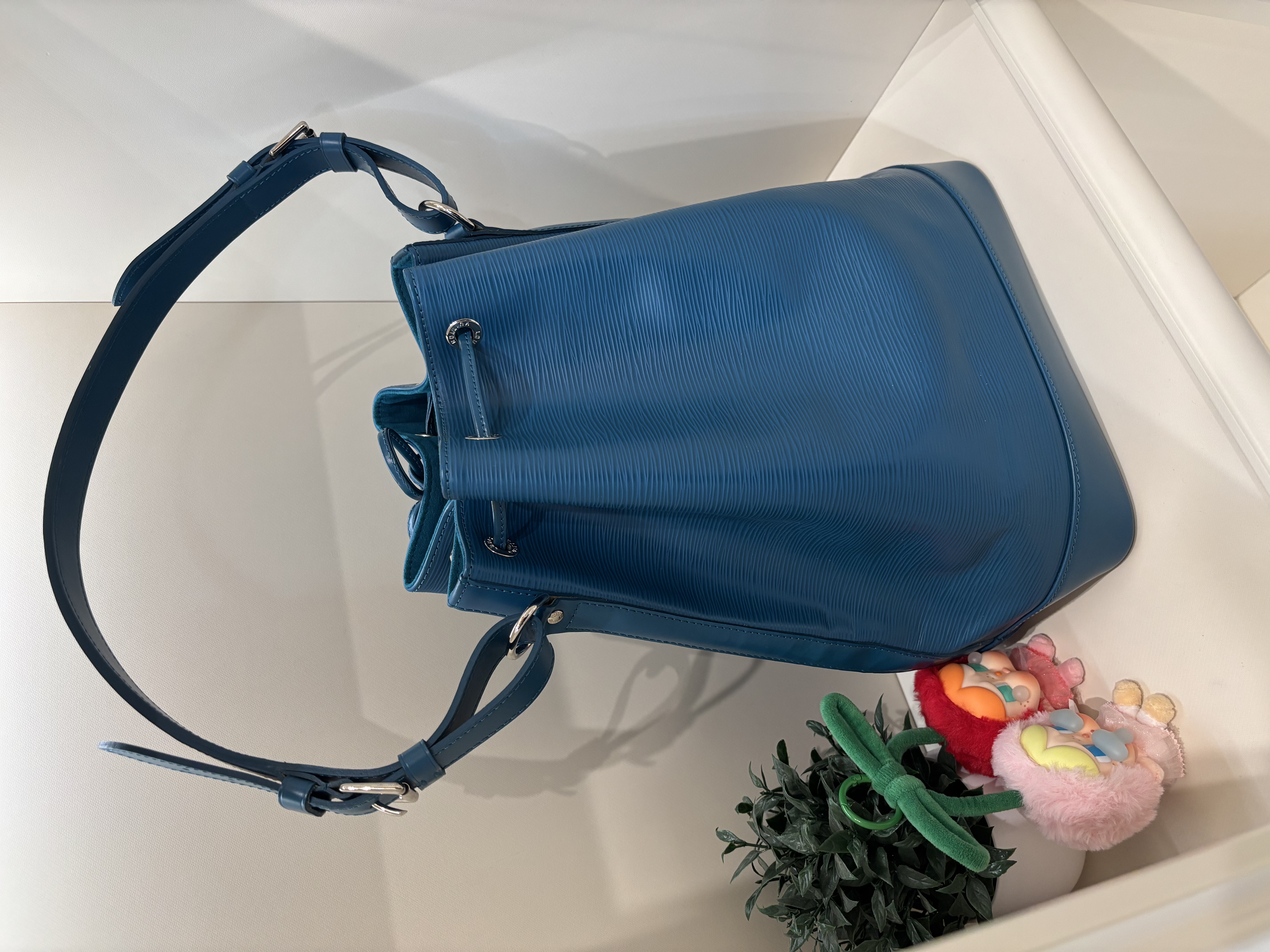 Lv Noe mm bucket bag epi leather 100%Authentic, 95%new ✅Dust bag