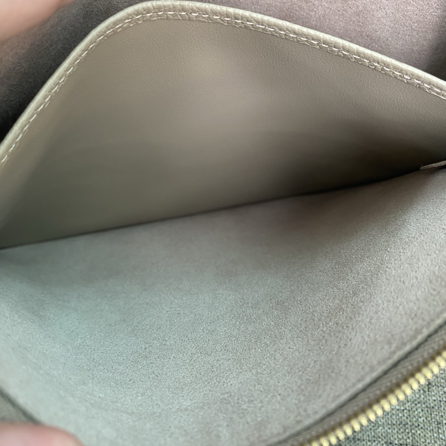 【預訂貨品】芯片款 LV大象灰全皮壓花手拎包 