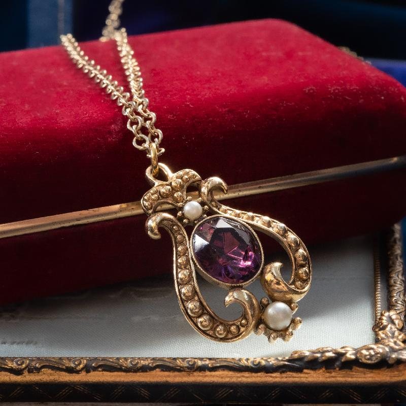 C.a. 1970s Avon Victorian Revival Amethyst Purple Rhinestone and Faux Pearl Necklace (MT1118)