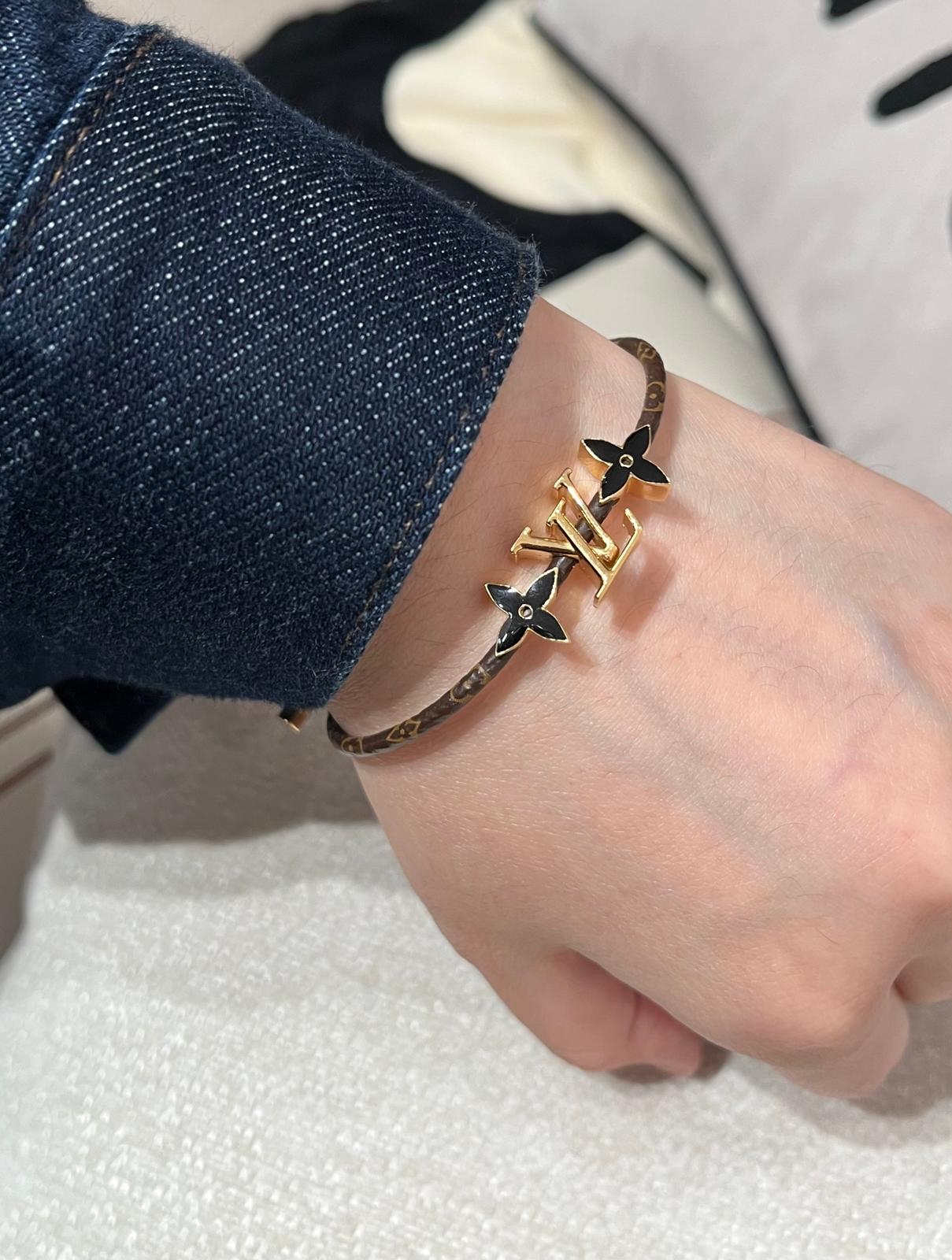 LV Bracelet  100%Authentic, 98%New ✅Dust bag