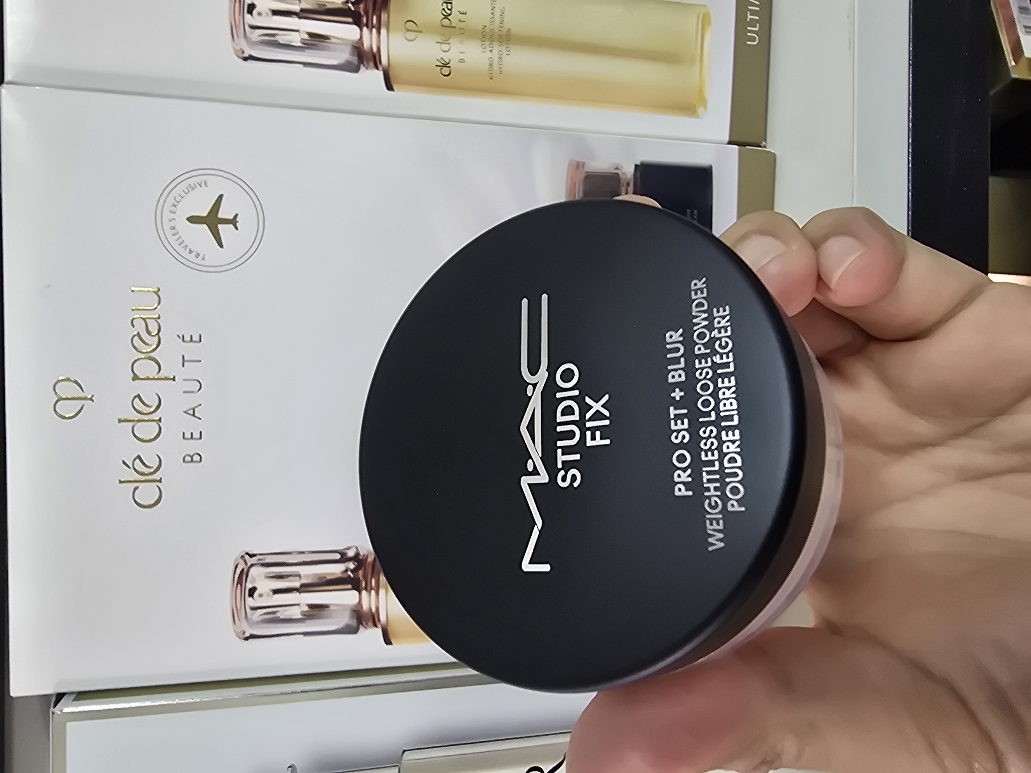 清貨價 make up forever高清散粉12g (透明）