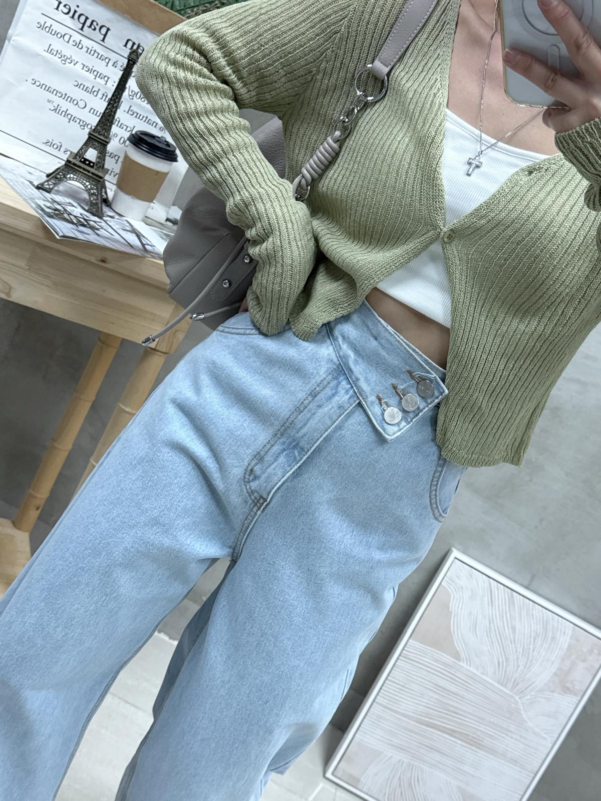 G08 暗紋短線外套