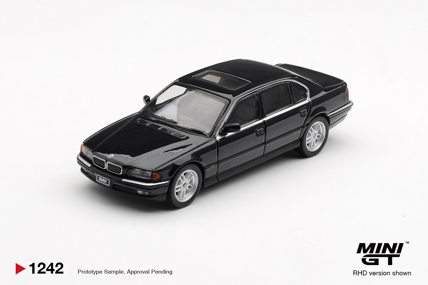 MINI GT 1242 BMW 750IL Black Sapphire | MINIGT 1242 盒裝【現貨】