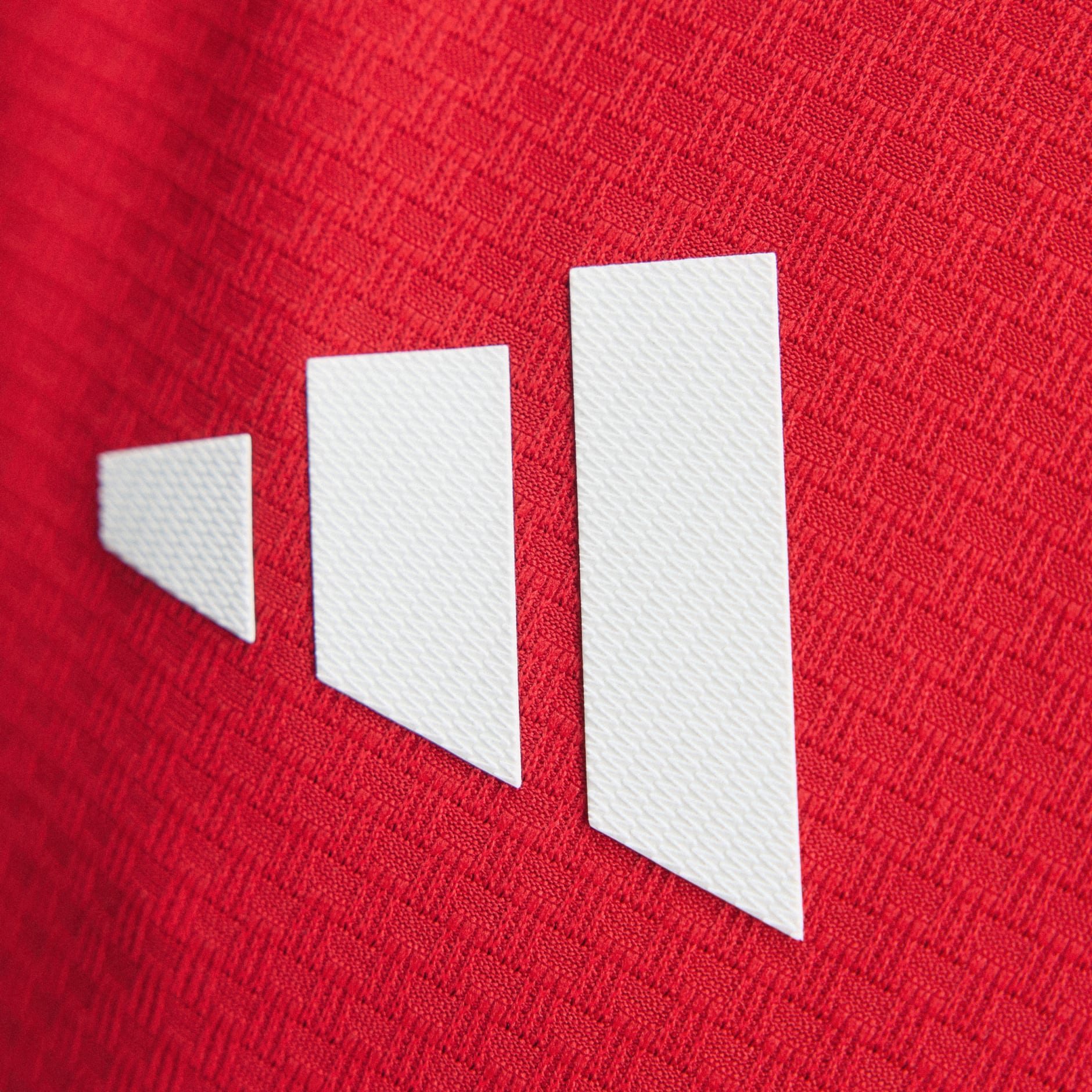 🔴⚪融合酋長球場建築美學 Adidas Arsenal 阿仙奴 2026-27 主場 Authentic 球員版球衣 (可加印字章) JZ3165