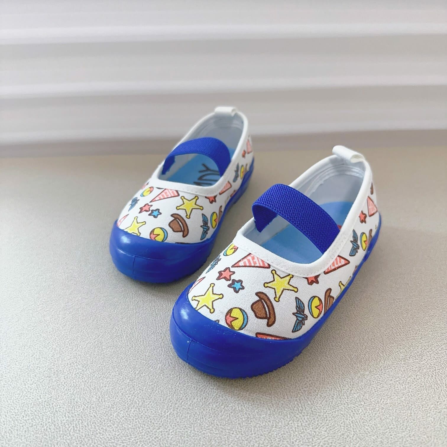 出口日本迪士尼小白鞋 -1對 現貨