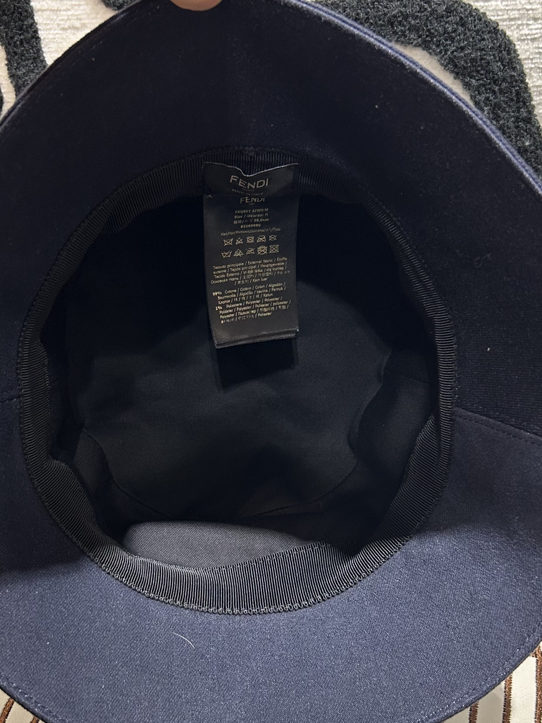 Fendi Denim bucket Hat Size: M 100%Authentic ,unused 未使用品☑️dust bag 