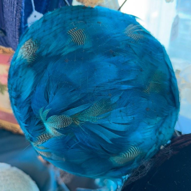 C.a. 1950s Teal Turquoise Peacock pillbox hat (MT2128)