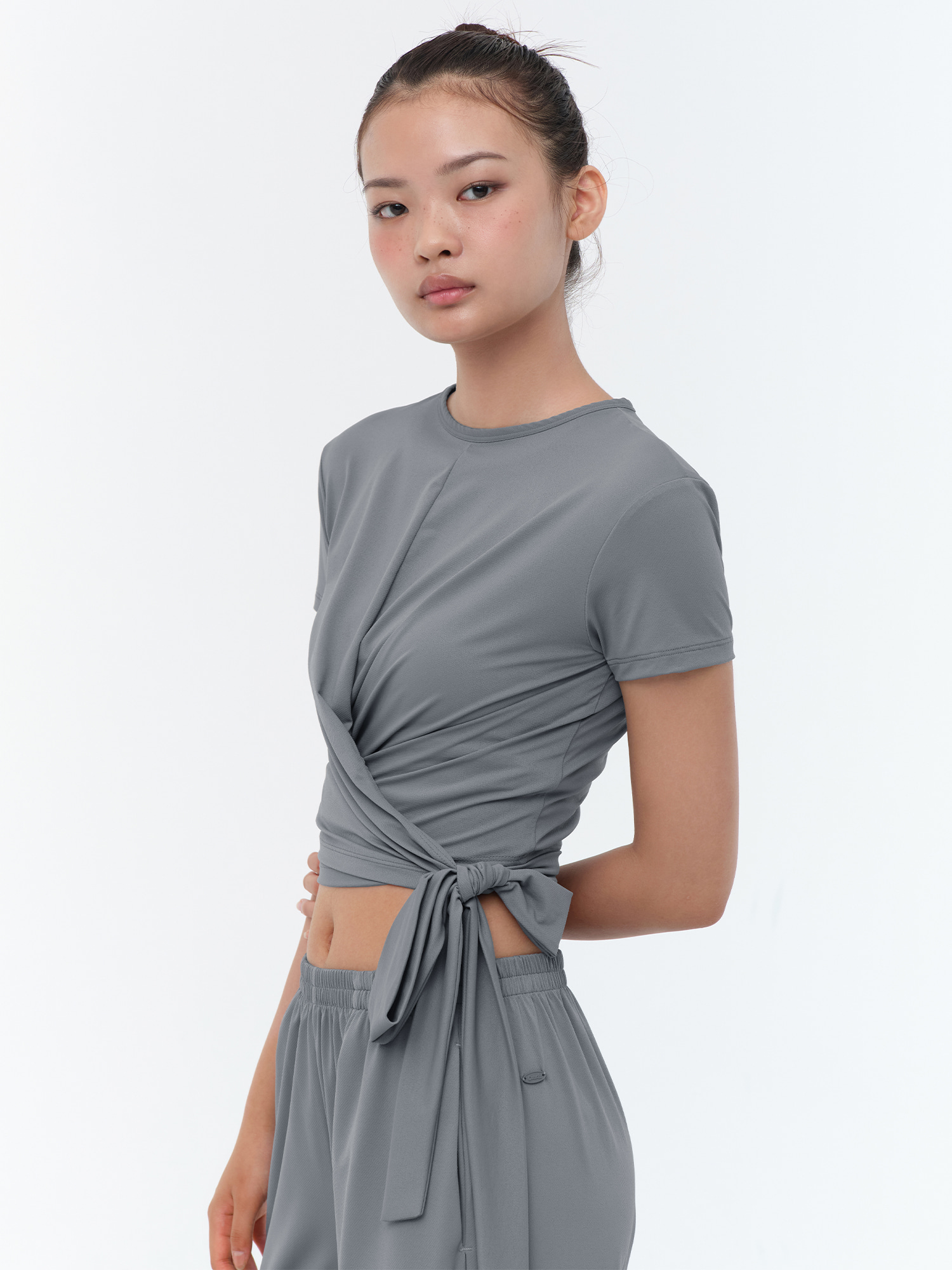 預購_Twist Strap Short Sleeve T-shirt by Conch