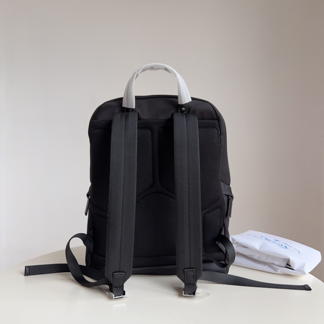 【現貨原單】Prada Re-Nylon and Saffiano leather backpack 背囊