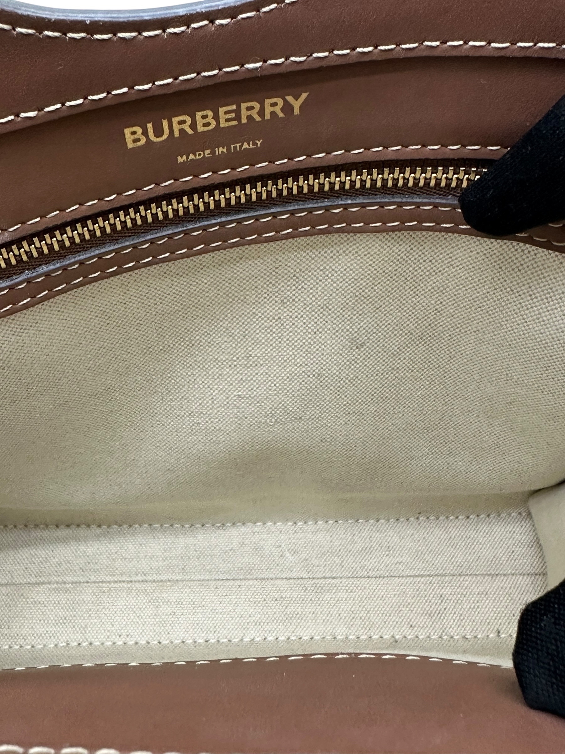 Pre-owned BURBERRY Mini Pocket Bag / Product Code: 070605