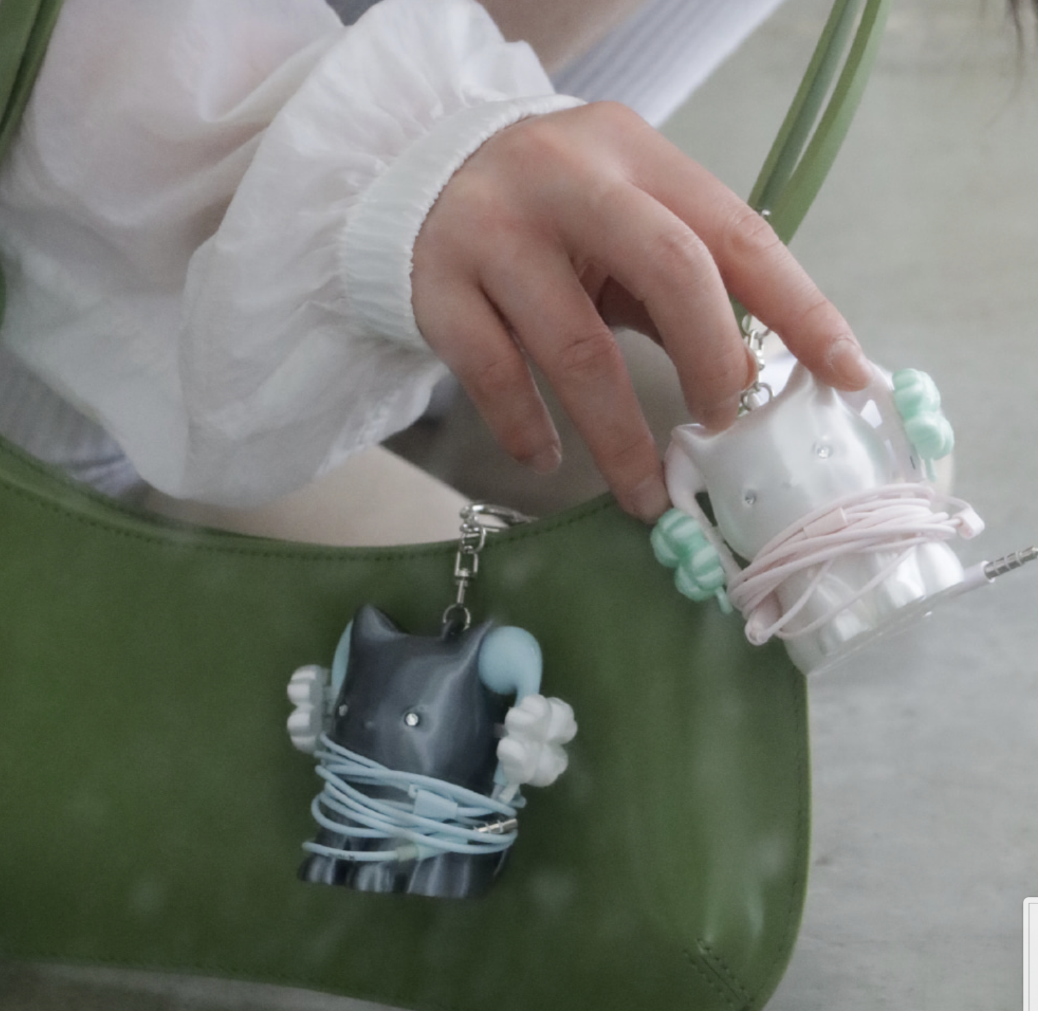 韓國小眾品牌 46month 小貓 耳機線收納 心型 鎖匙扣｜Cat Cable Keyring