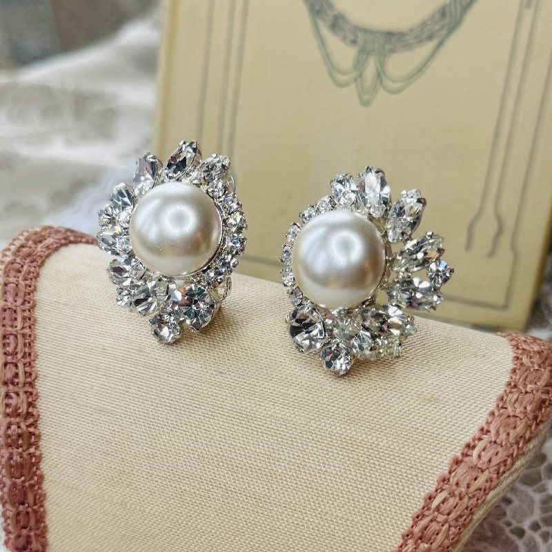 New Old Stock -Vintage 1980s Czechoslovakian Glass Pearl Sparkling Statement Clip Earrings(NZ094)
