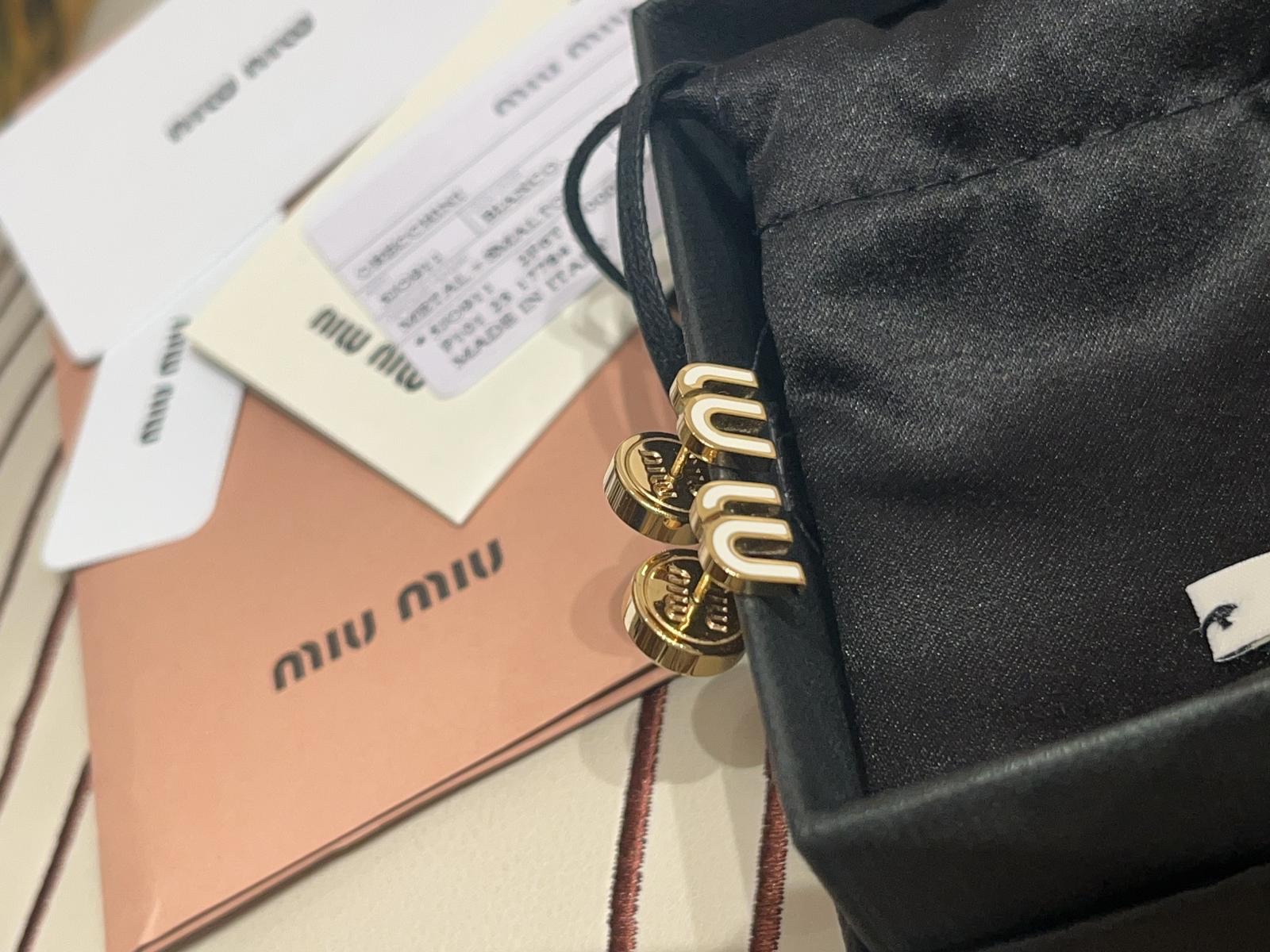 未使用品 Miu Miu Earrings 100%Authentix, Unused ✅收據✅Dust bag✅Box