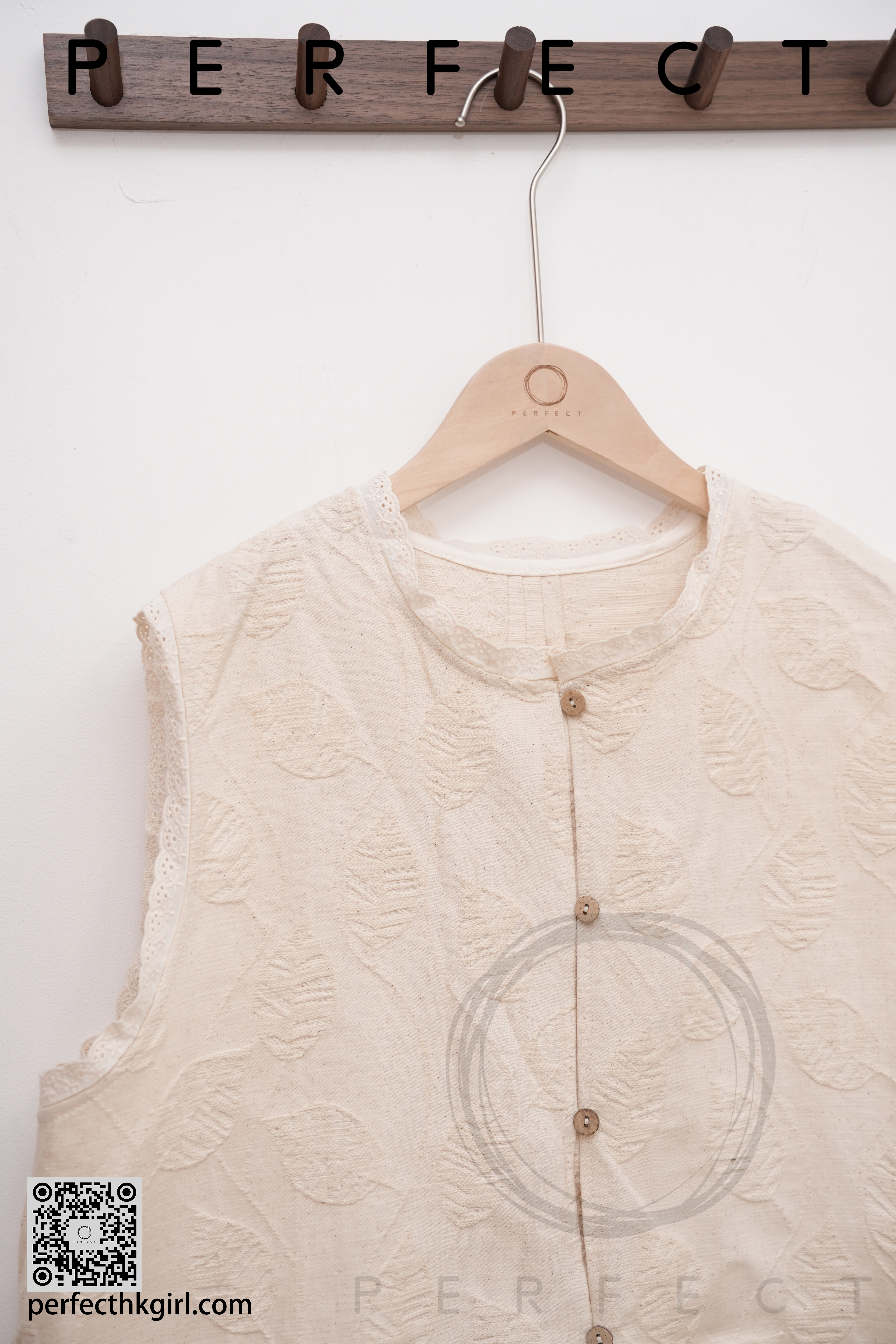 T0039_樹葉紋細節背心外套（顯瘦黑色）