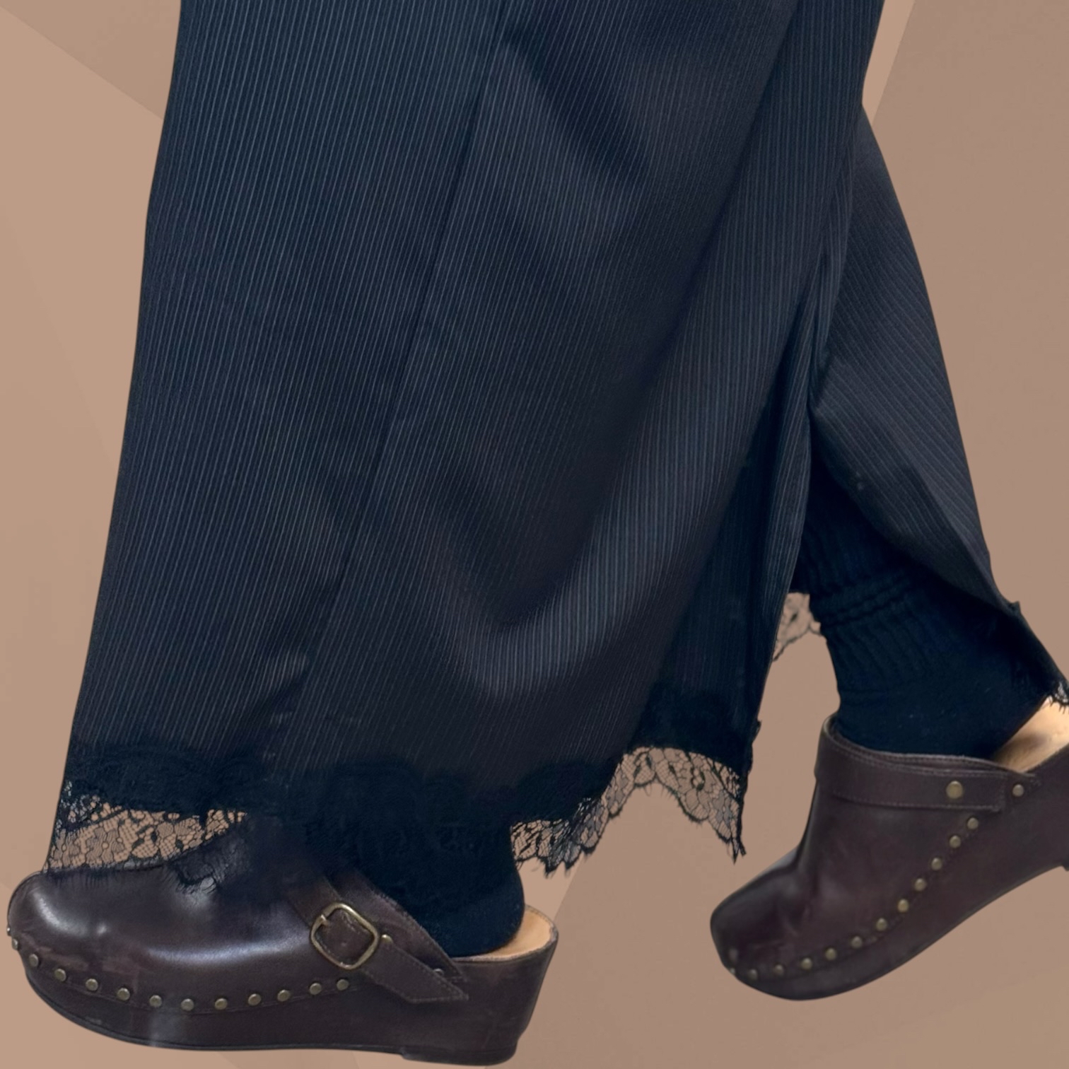 221053 暗紋Lace腳長裙