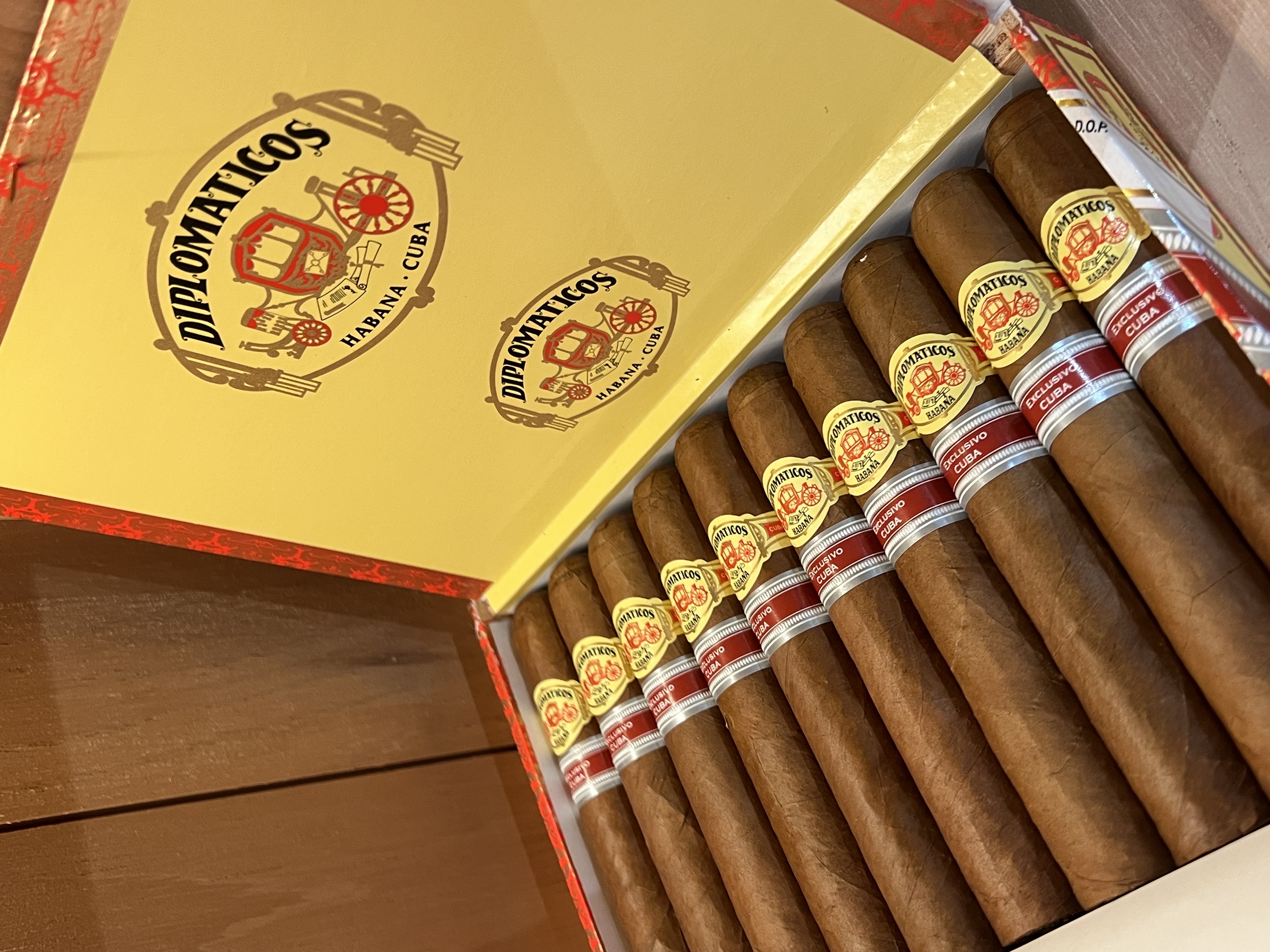 DIPLOMATICOS 古巴外交官地限 （10支）