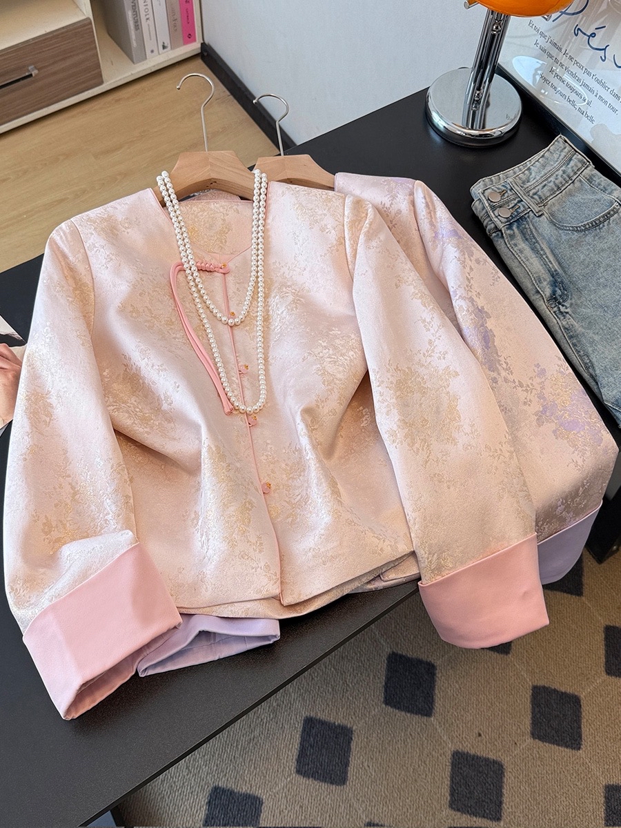 B160(9929) 新中式气质花纹复古缎面提花卷边袖单珠子流苏盘扣紫外套上衣