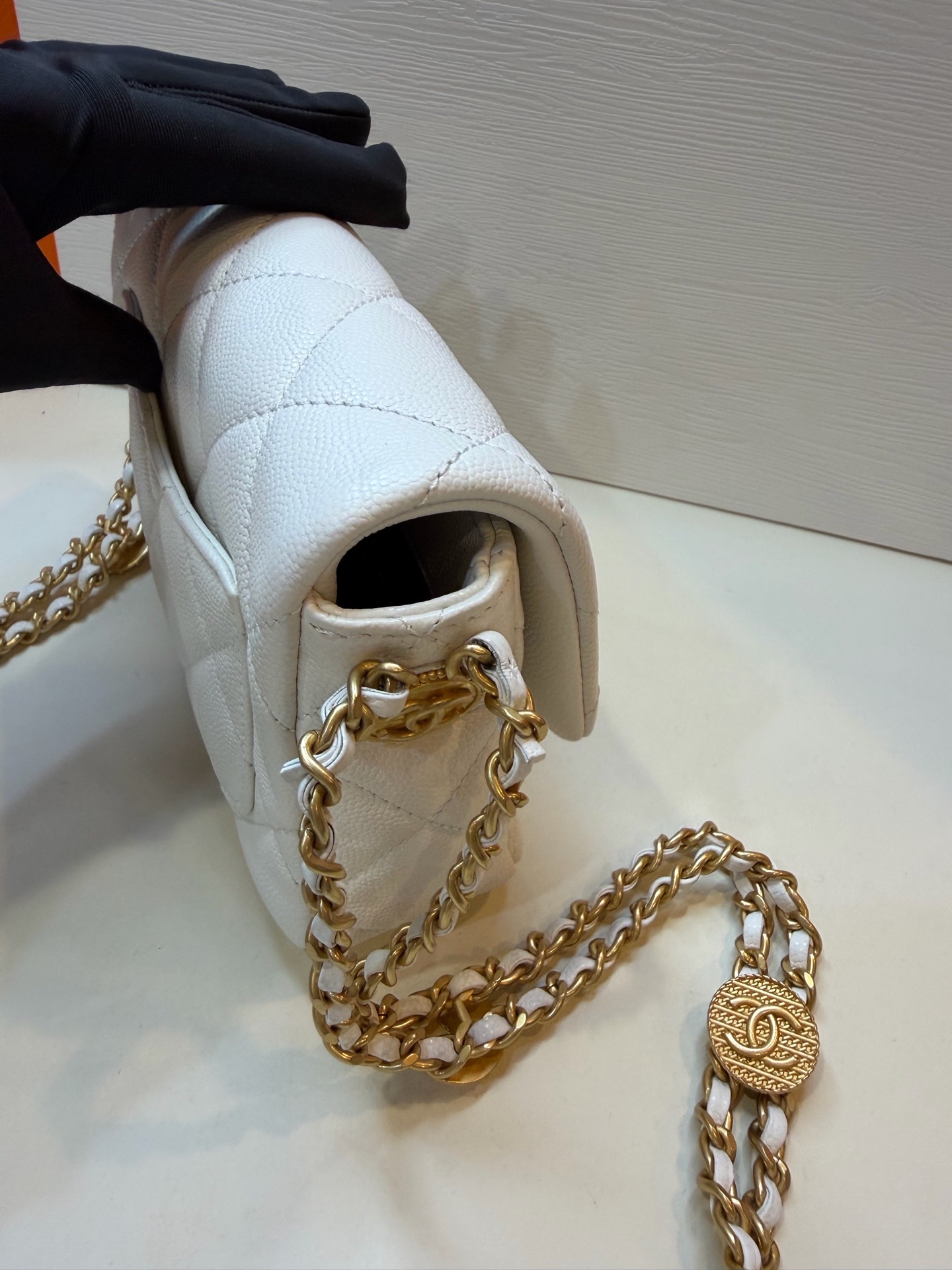 Pre-Owned CHANEL Mini Square / Product Code: 26042427