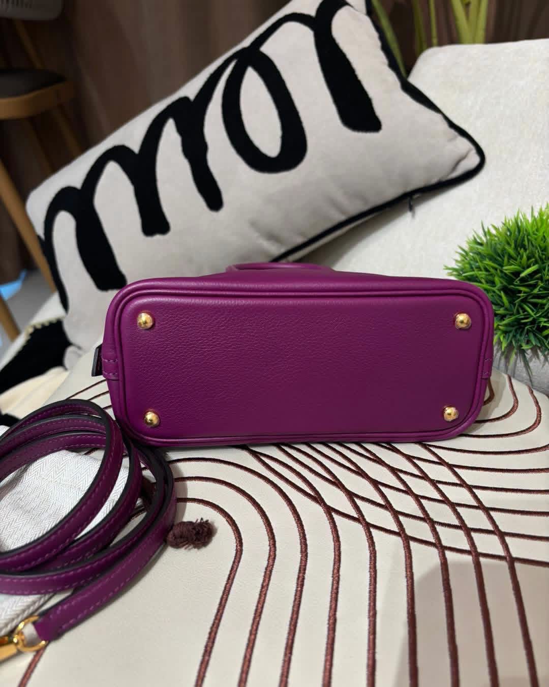 Hermes mini bolide STAMP D  P9 Anemone 100%Authentic, 99%New  ✅專門店收據✅Dust Bag✅Box 