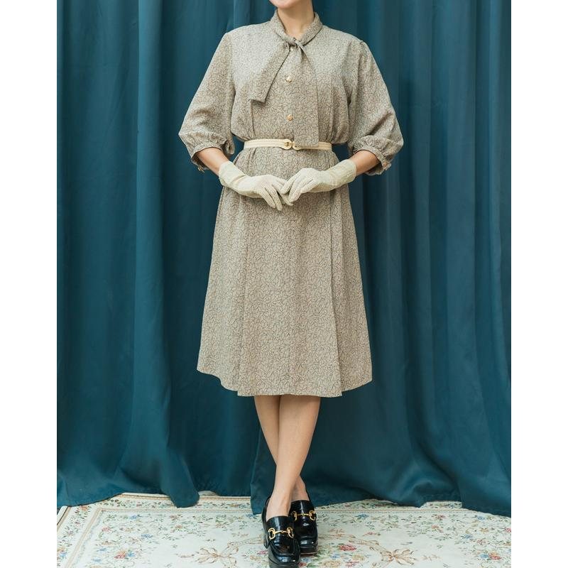 Vintage Japanese Beige Tie Collar Floral Outline Mid-Sleeve Chiffon Dress（MT1541-21)