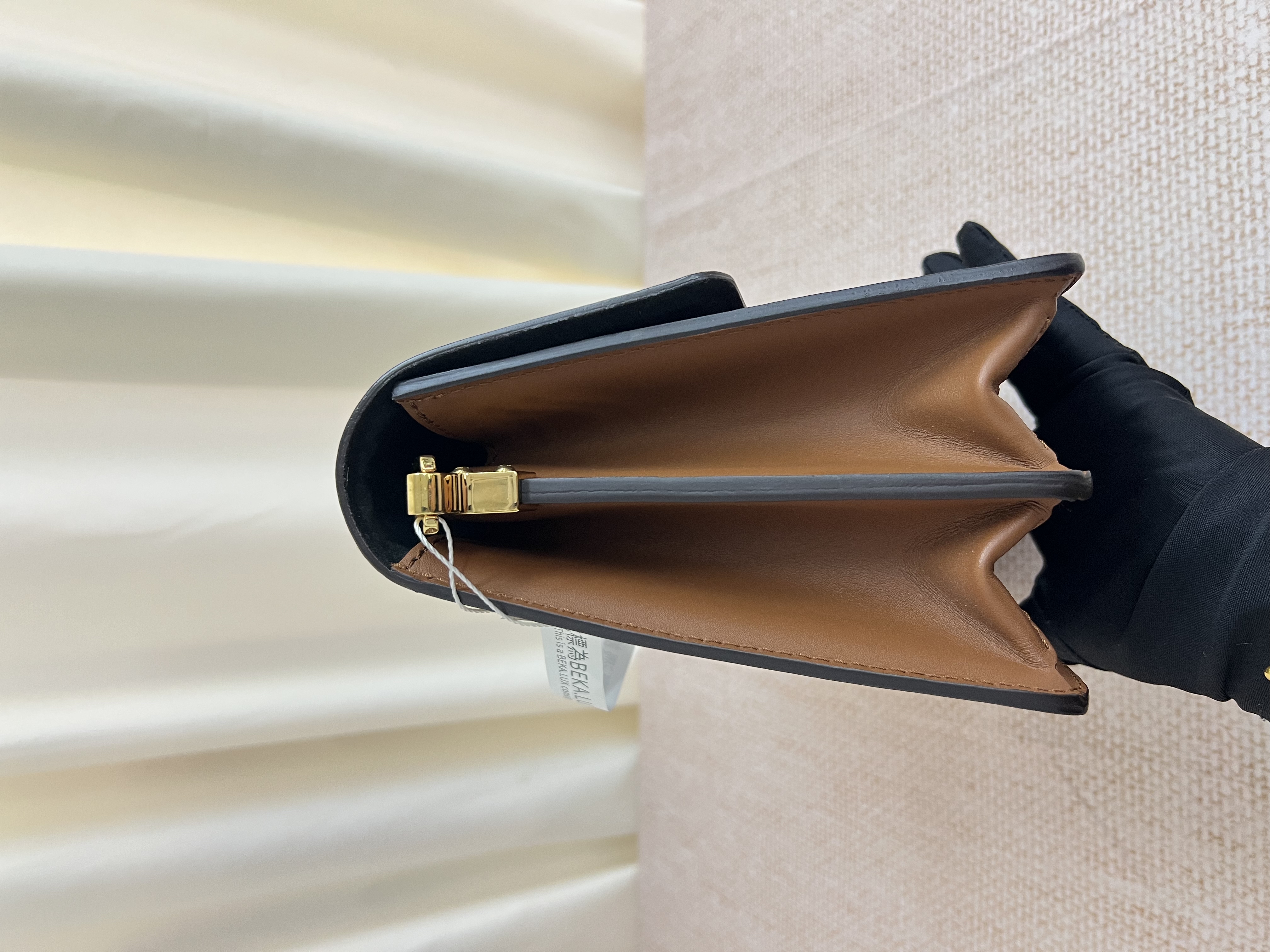 Pre-Owned Louis Vuitton Monogram Reverse Dauphine MM / Product Code: 25121609