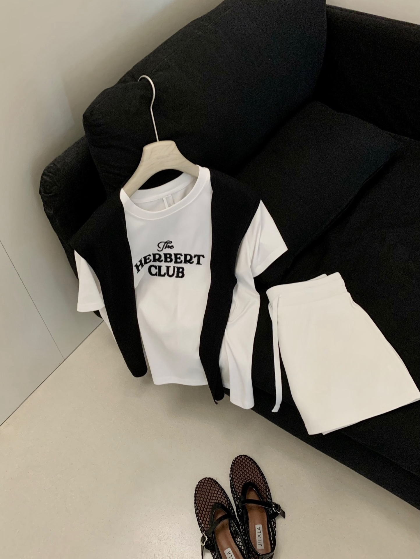 The Herbert Club Letter Embroidery Top+Shawl+Skirt Sets 撞色刺绣字母休闲 3 件套 （3 colours）