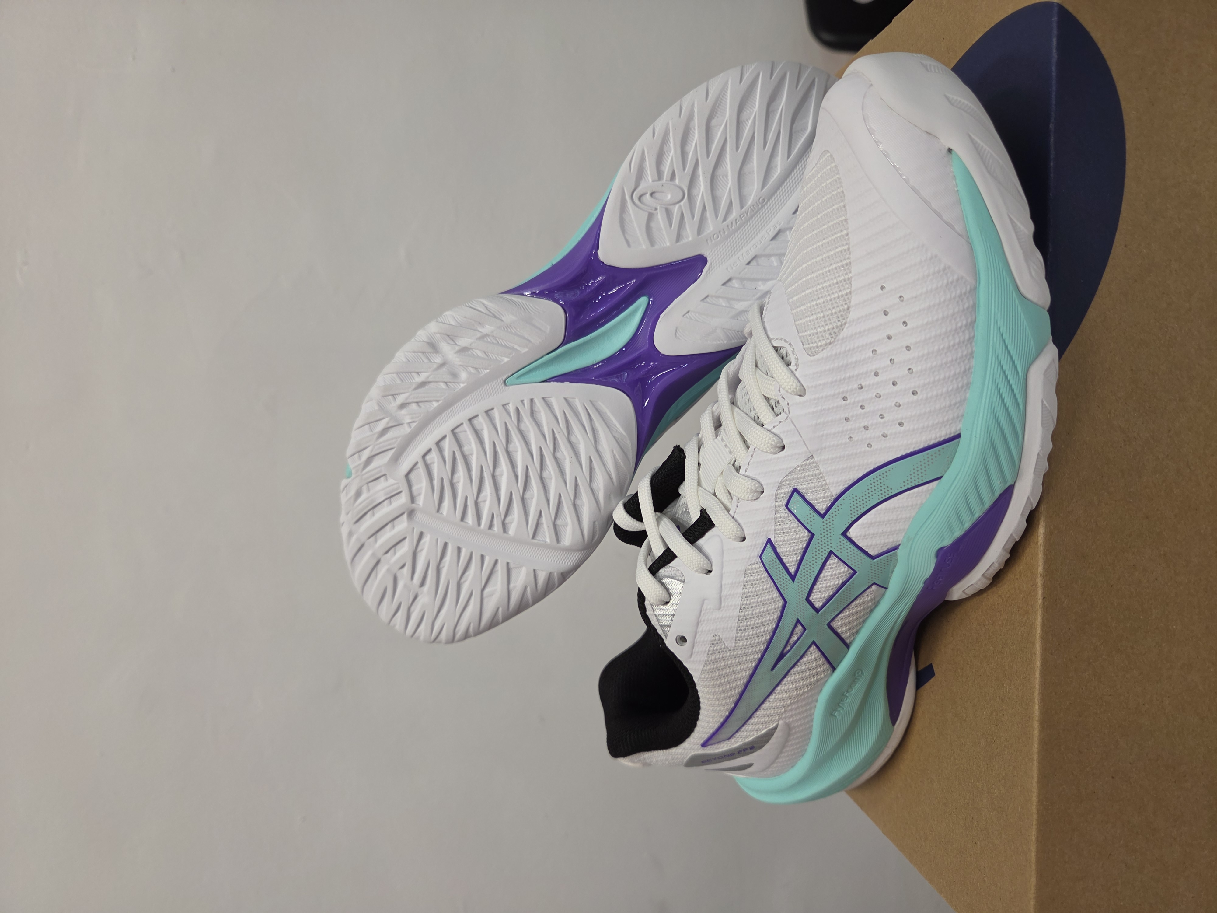Asics Beyond FF 2 排球鞋