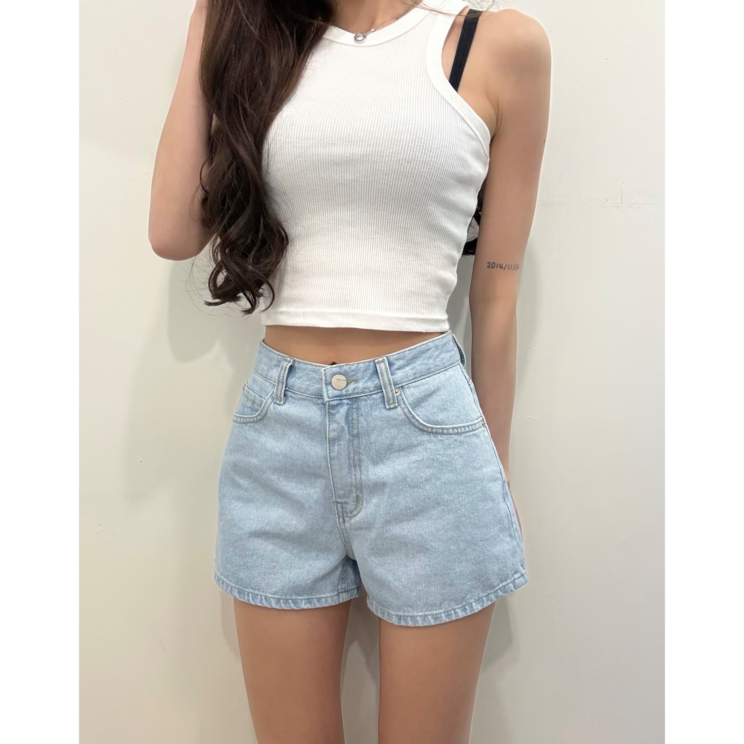 新品價4月22截🤍2604U《A-LINE DENIM SHORTS》