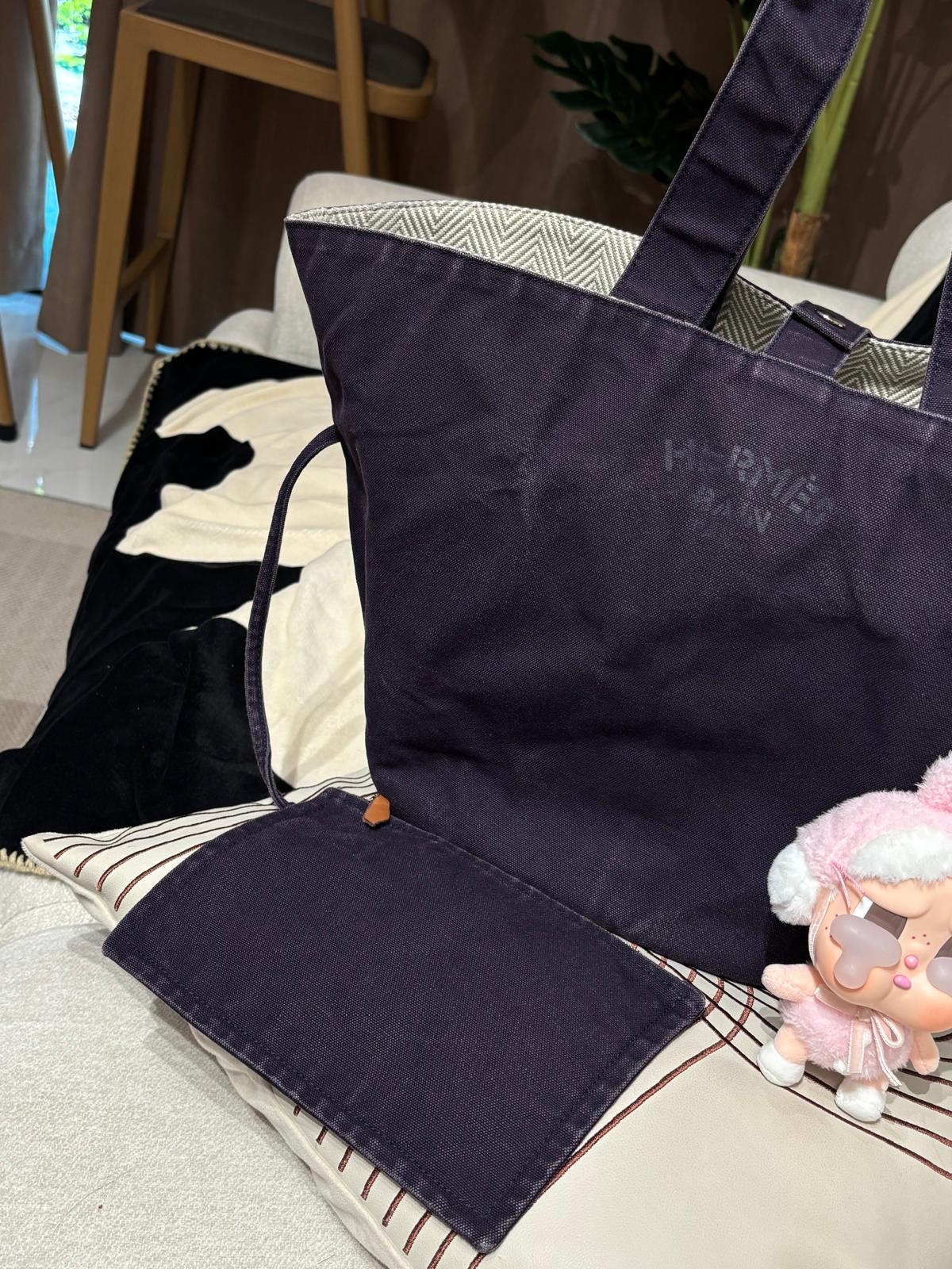 Hermes Reversible Panier De Plage PM Tote 100%Authentic, 95%New