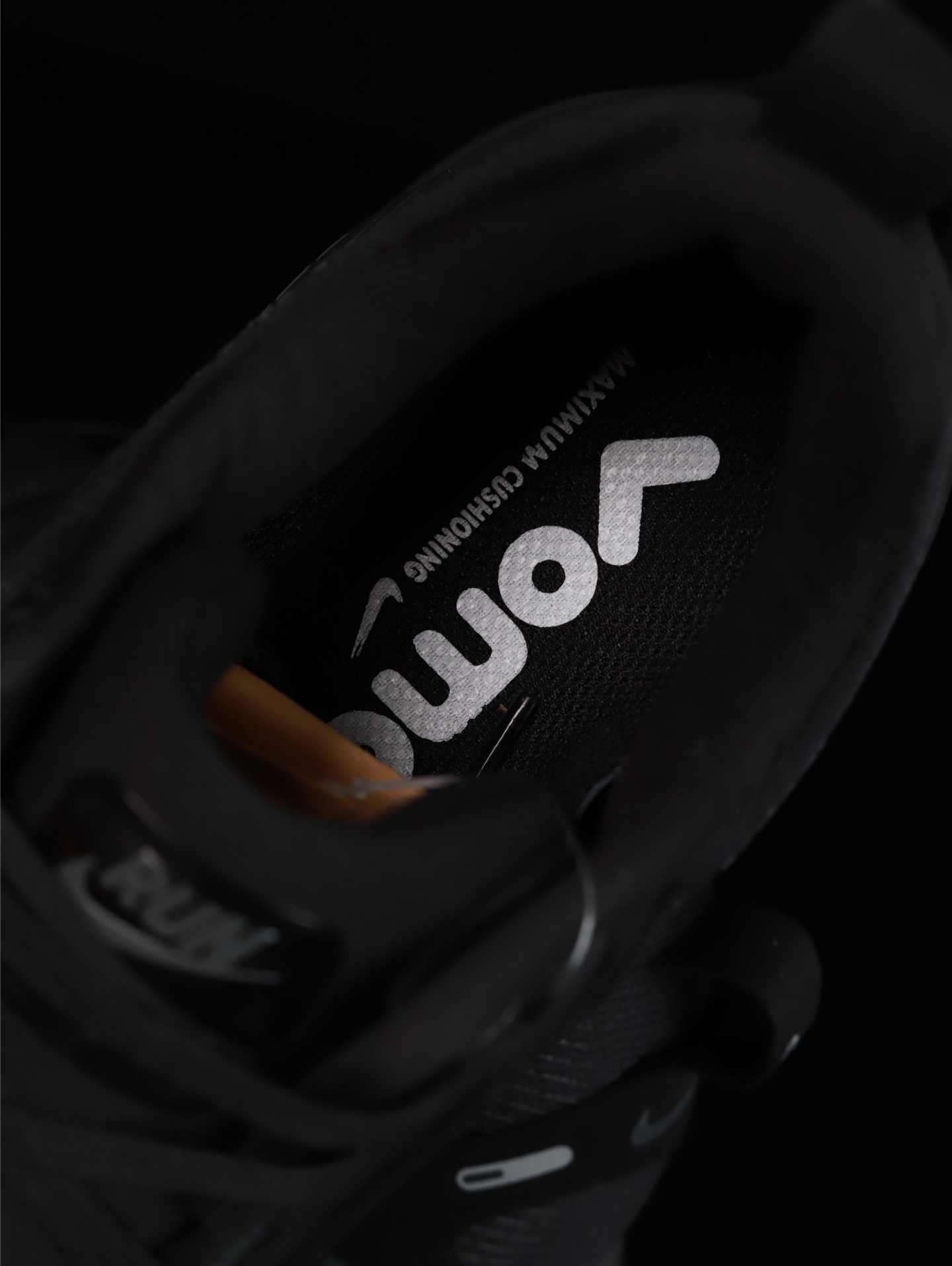 Nike Vomero 18 HM6803-005