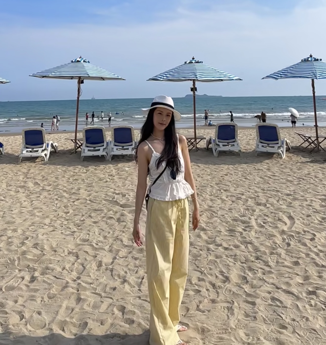 TP397木耳花边吊带