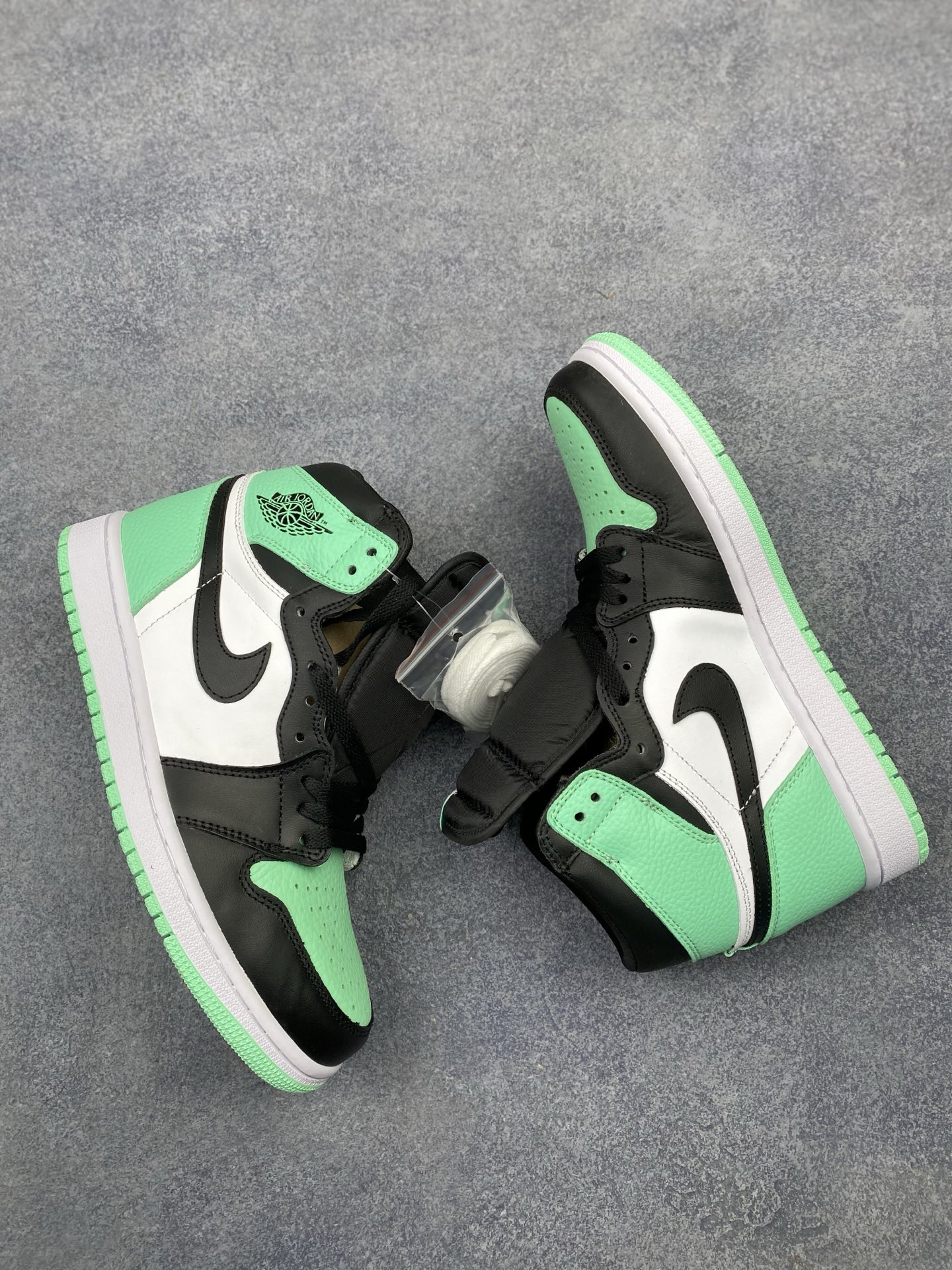 Nike Air Jordan 1 Retro High OG DZ5485-130