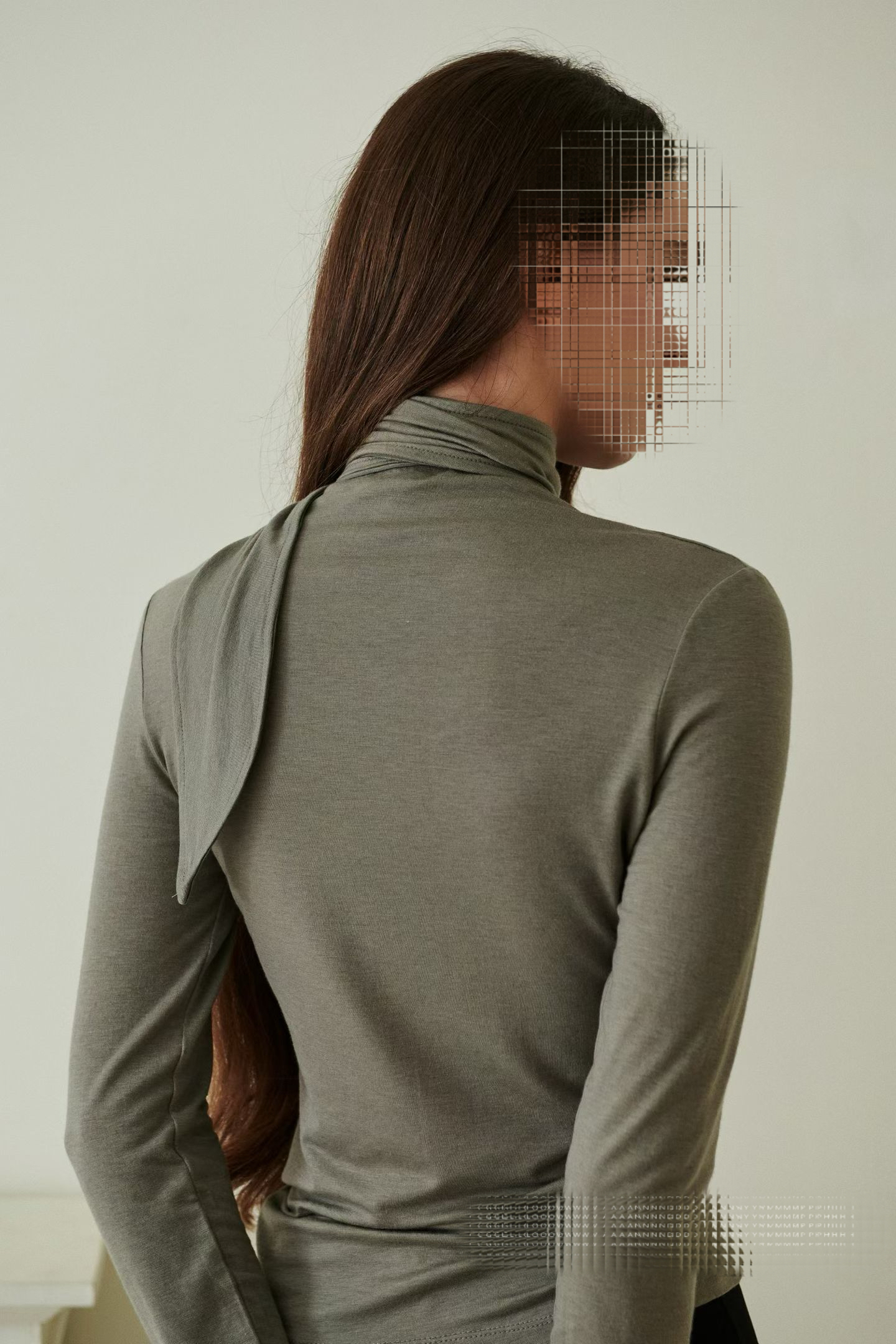 Feminine slim tie tee