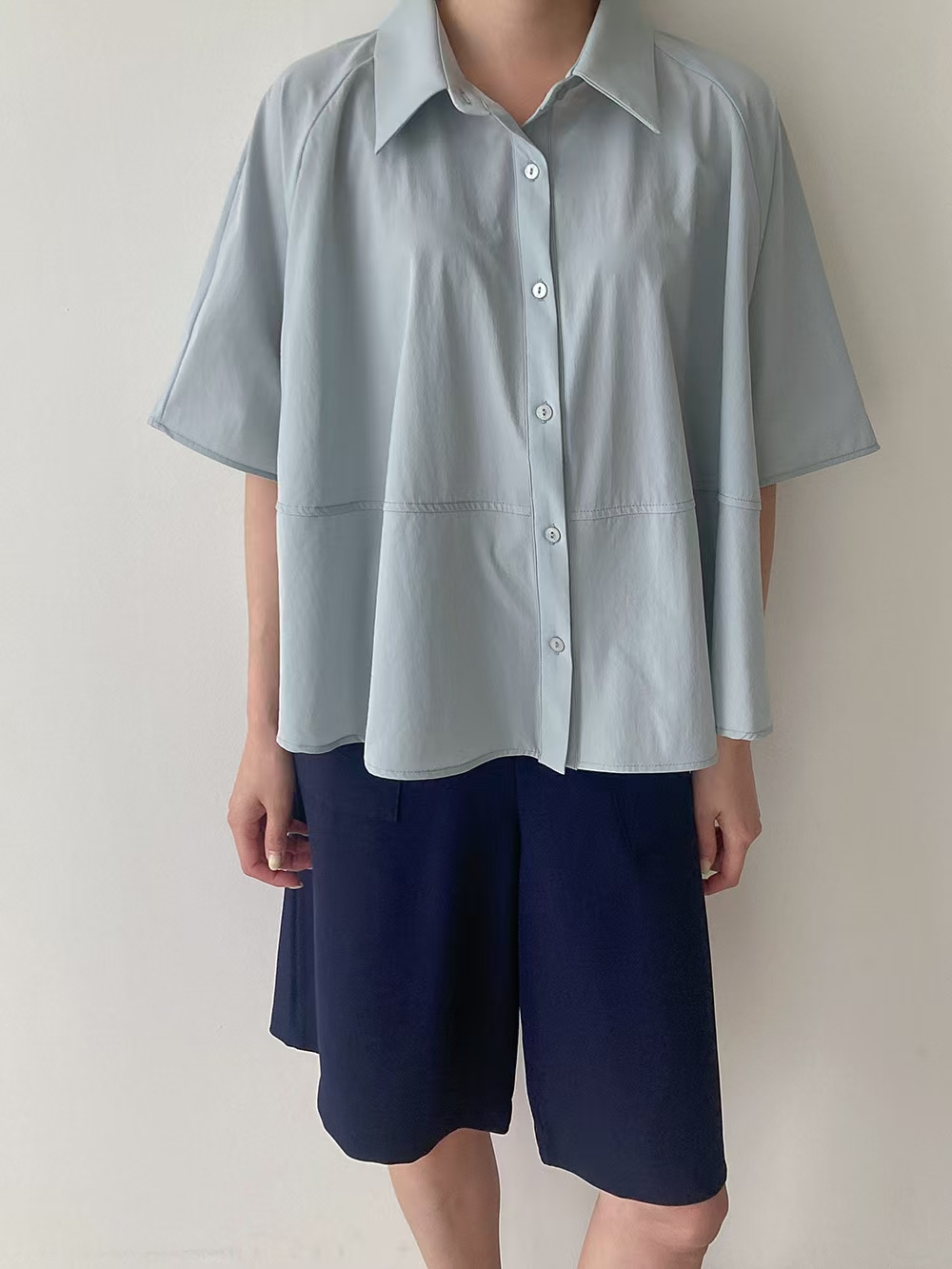 Lightweight Minimalist Shirt ‖ 轻盈极简风格宽松短袖衬衫 KR0174371