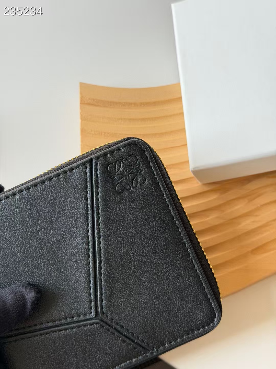 loewe 短款拉鍊錢包 