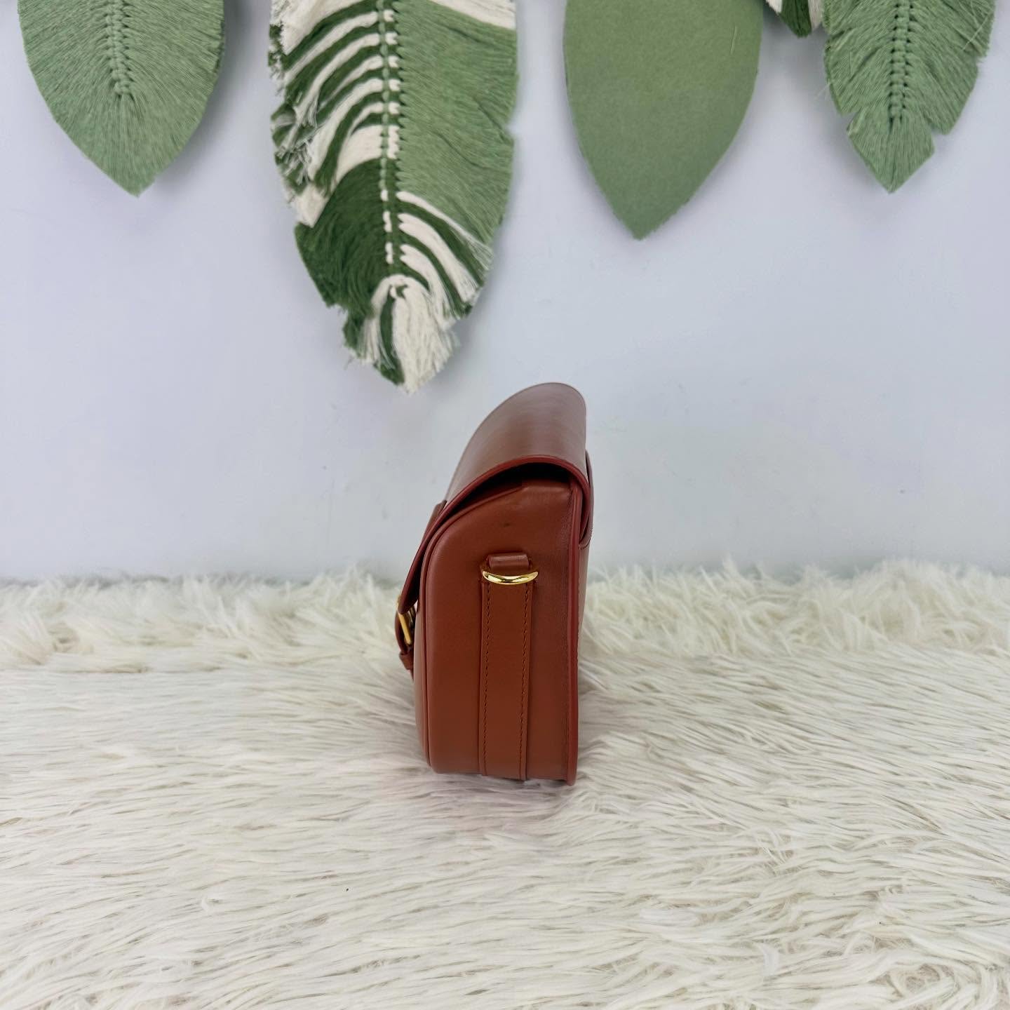 DIOR 🤍PRE OWNED BOBBY Medium 焦糖色金扣郵差包 2024年🤎