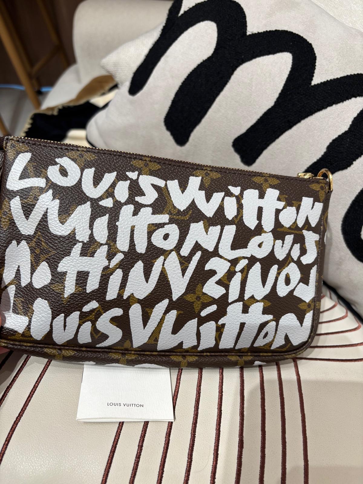 LV Stephen Sprouse Graffiti Pochette Bag 限量版 100%Authentic, 98%New ✅Dust Bag ✅Box