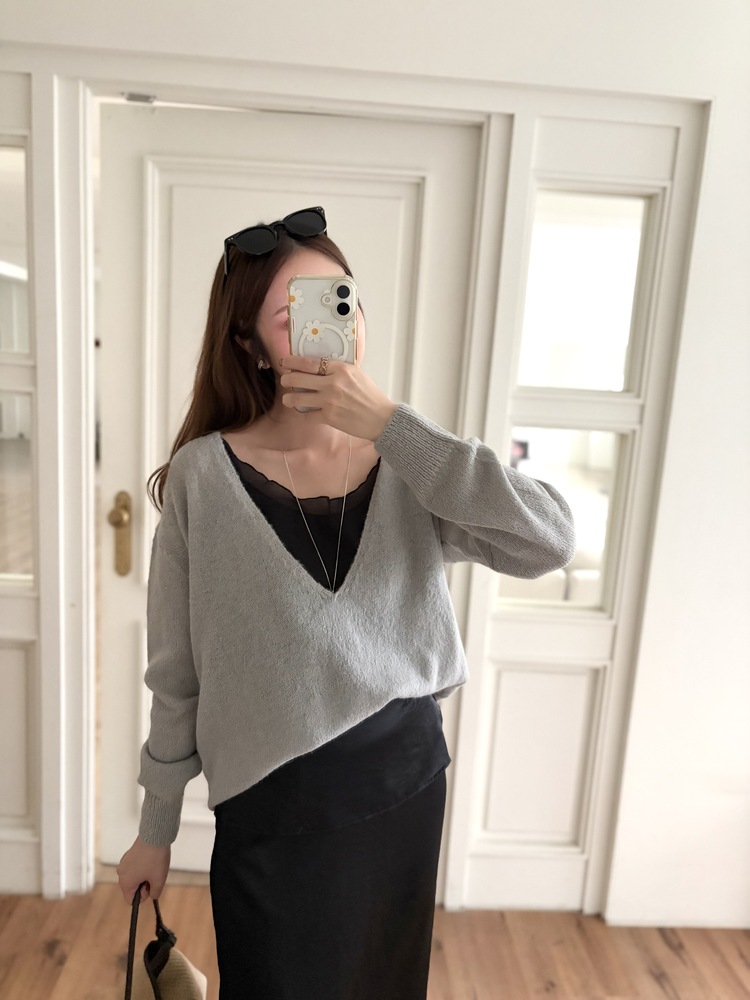 Low-cut Alpaca Knit Sweater (Grey)