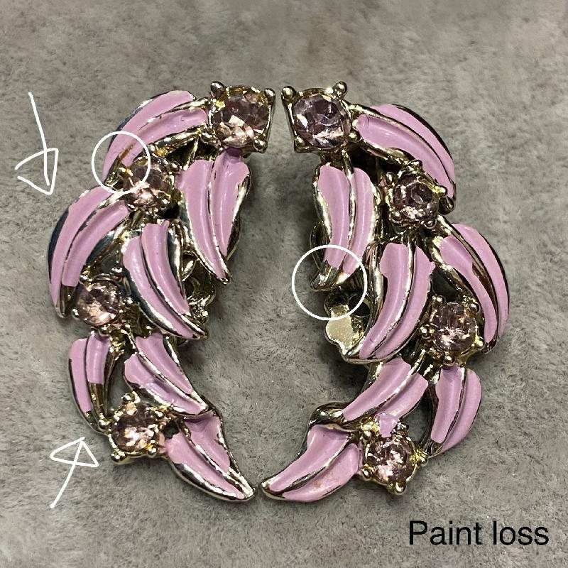 C.a. 1950s Lavender Enamel Foliage Clip Earrings (MT940)
