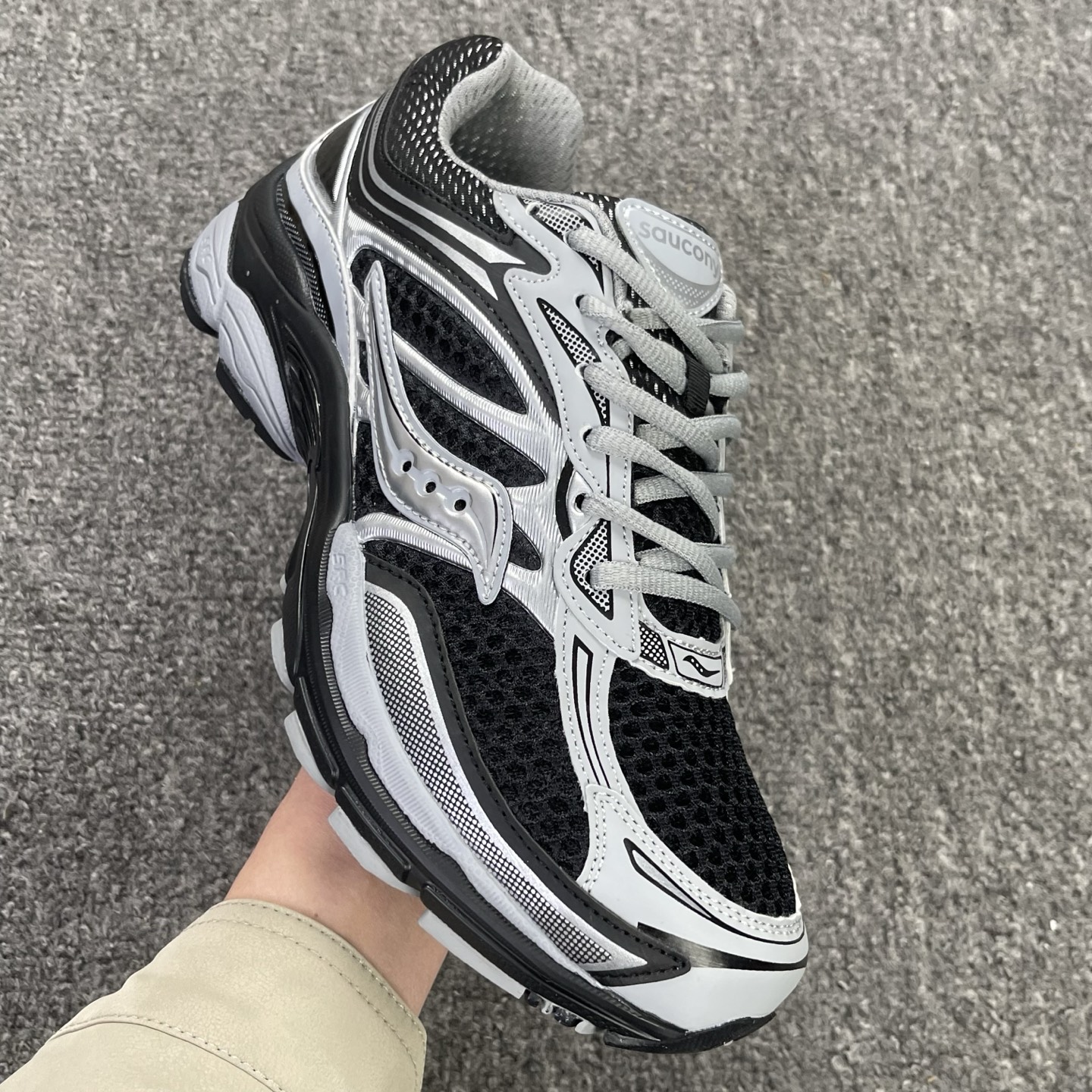 Saucony ProGrid Omni 9