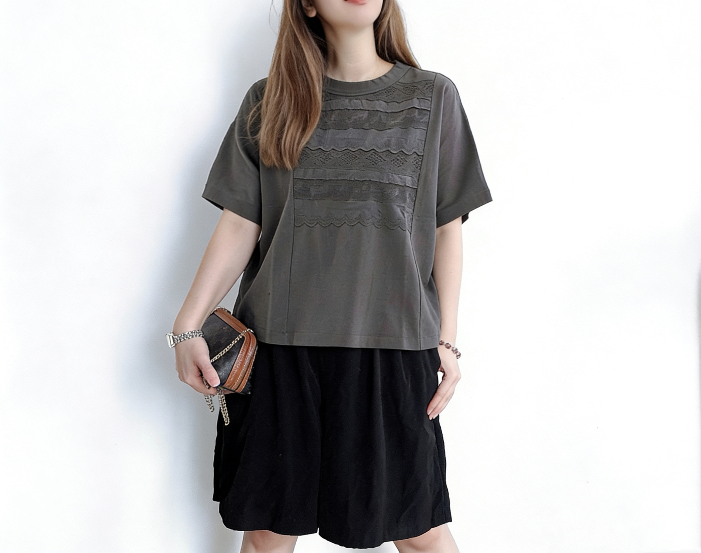 日系Lace刺繡Tee - 碳灰