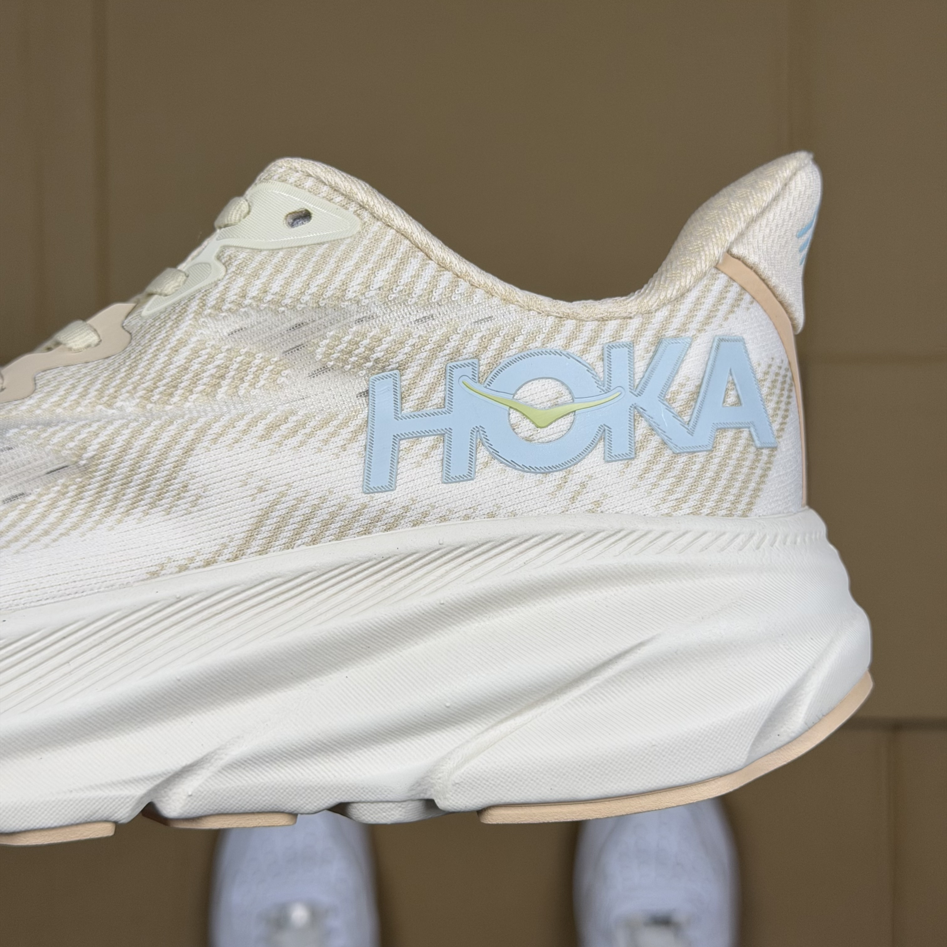 Hoka Clifton 9