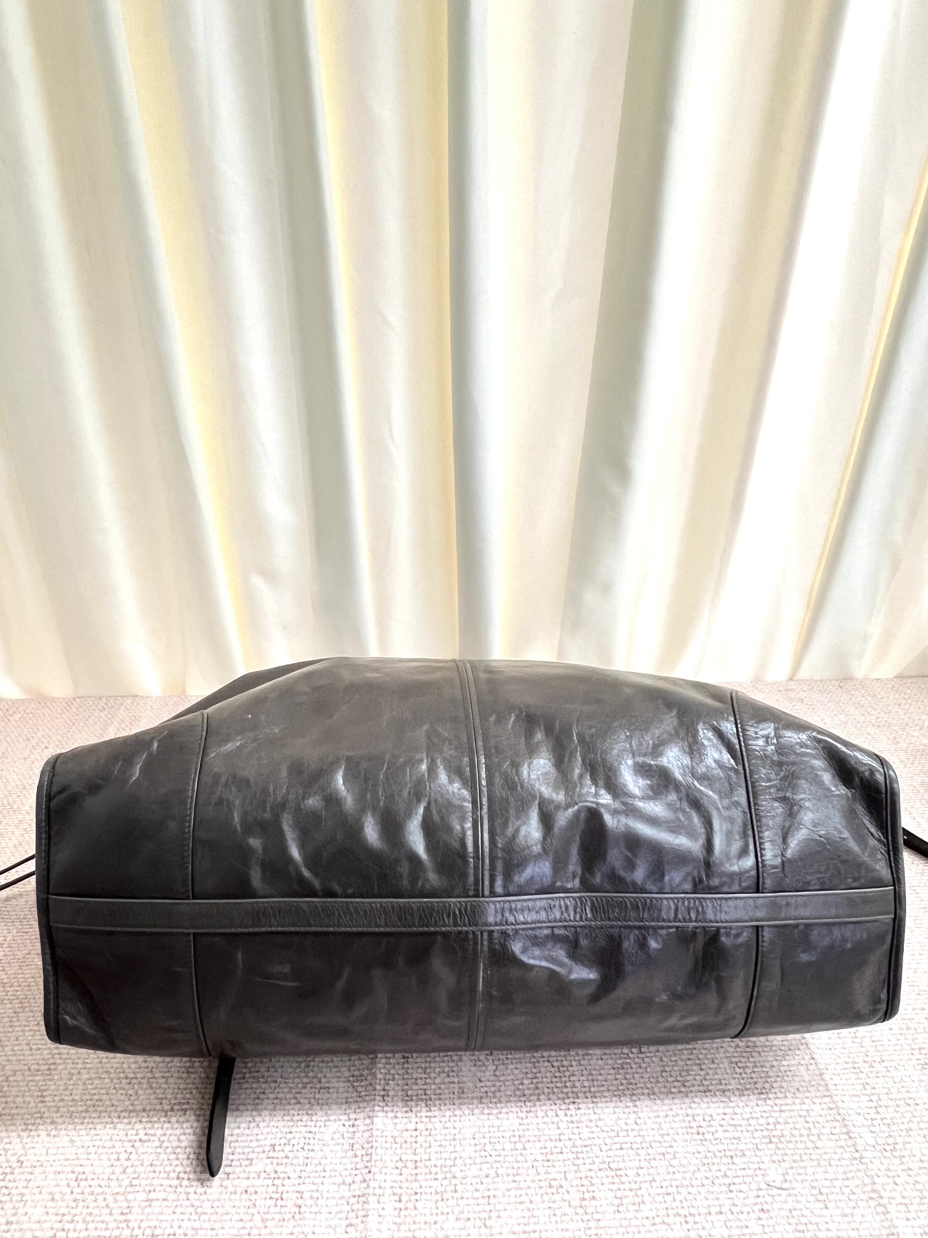 Pre-Owned PRADA Bonnie Antiqued Leather Tote Bag / Product Code: 26042208