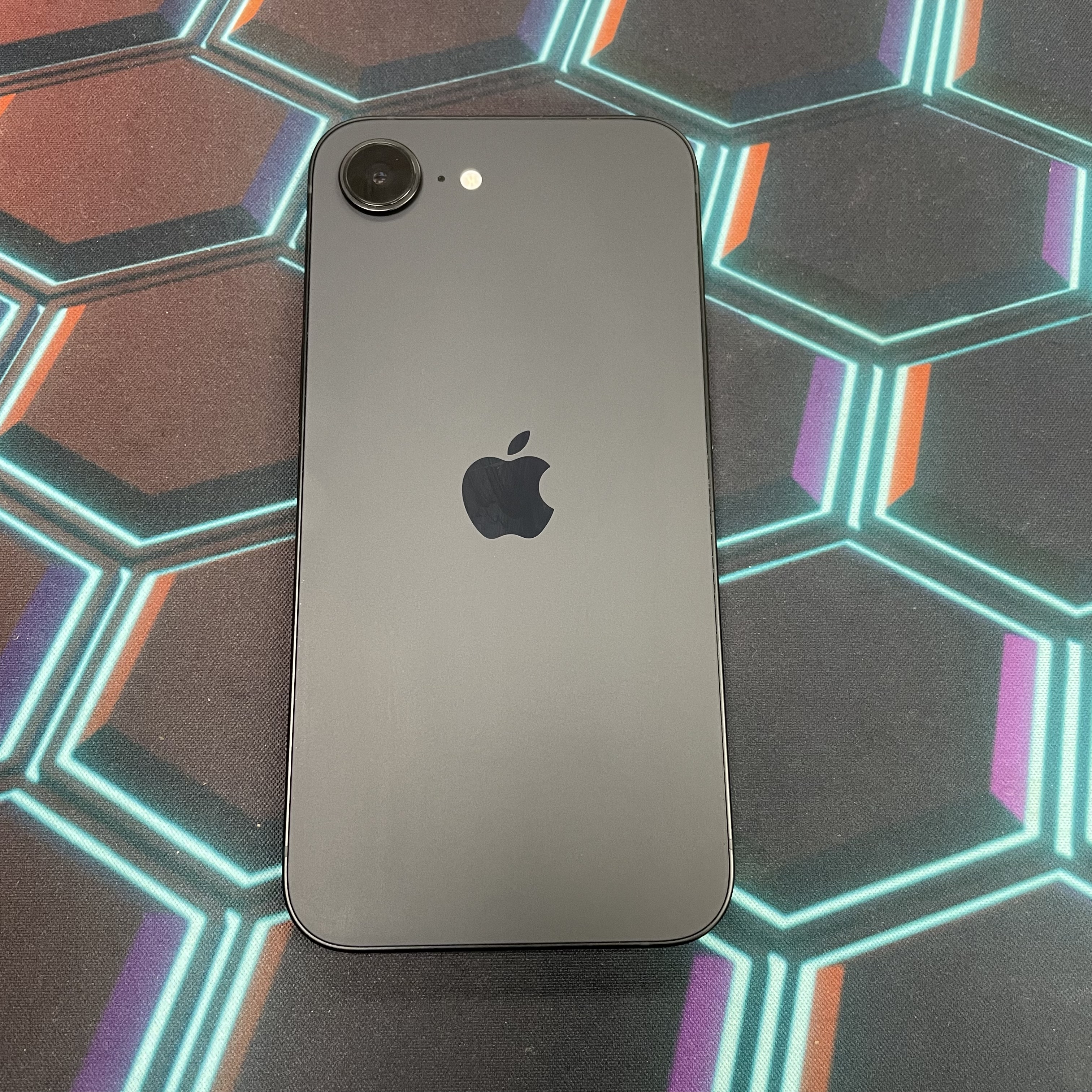 *7668 16e 勁靚機 128GB 電91 黑色 black