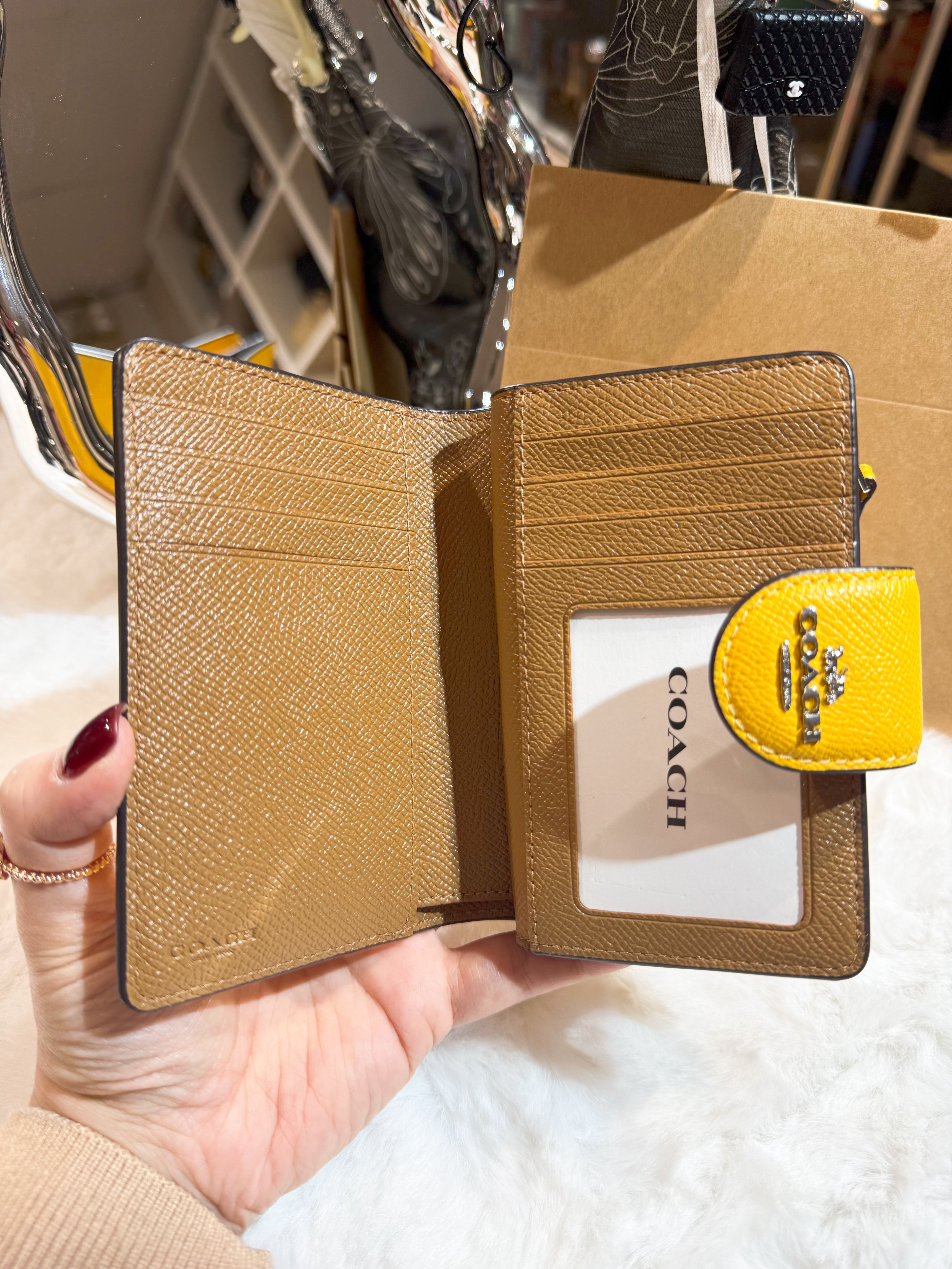 Coach medium wallet sf/yellow/s