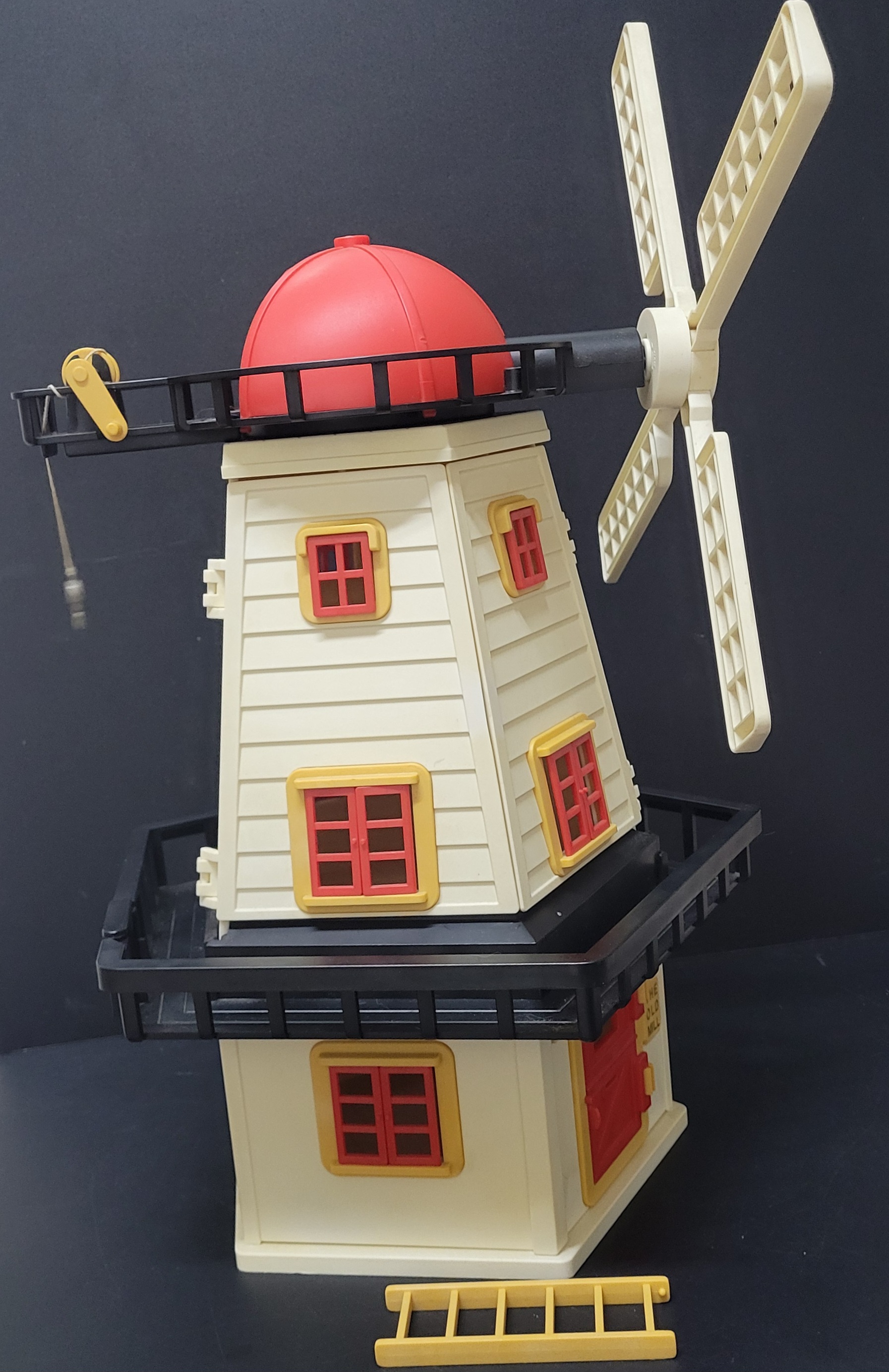 森林家族舊版風車屋