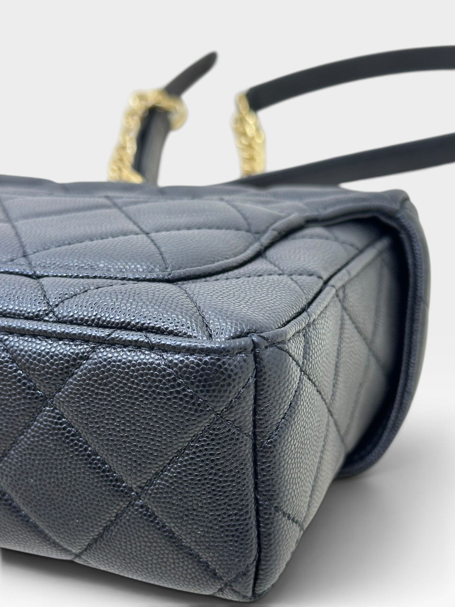 Pre-Owned CHANEL 23C Vanity Flap Bag with Handle / Product Code: K090404