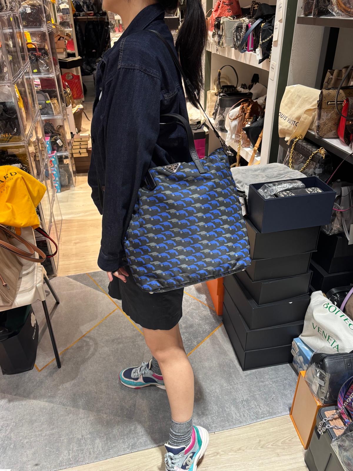 Prada nylon 2way bag with strap Guns 100%Authentic,95%new ✅長肩帶  ✅防塵袋